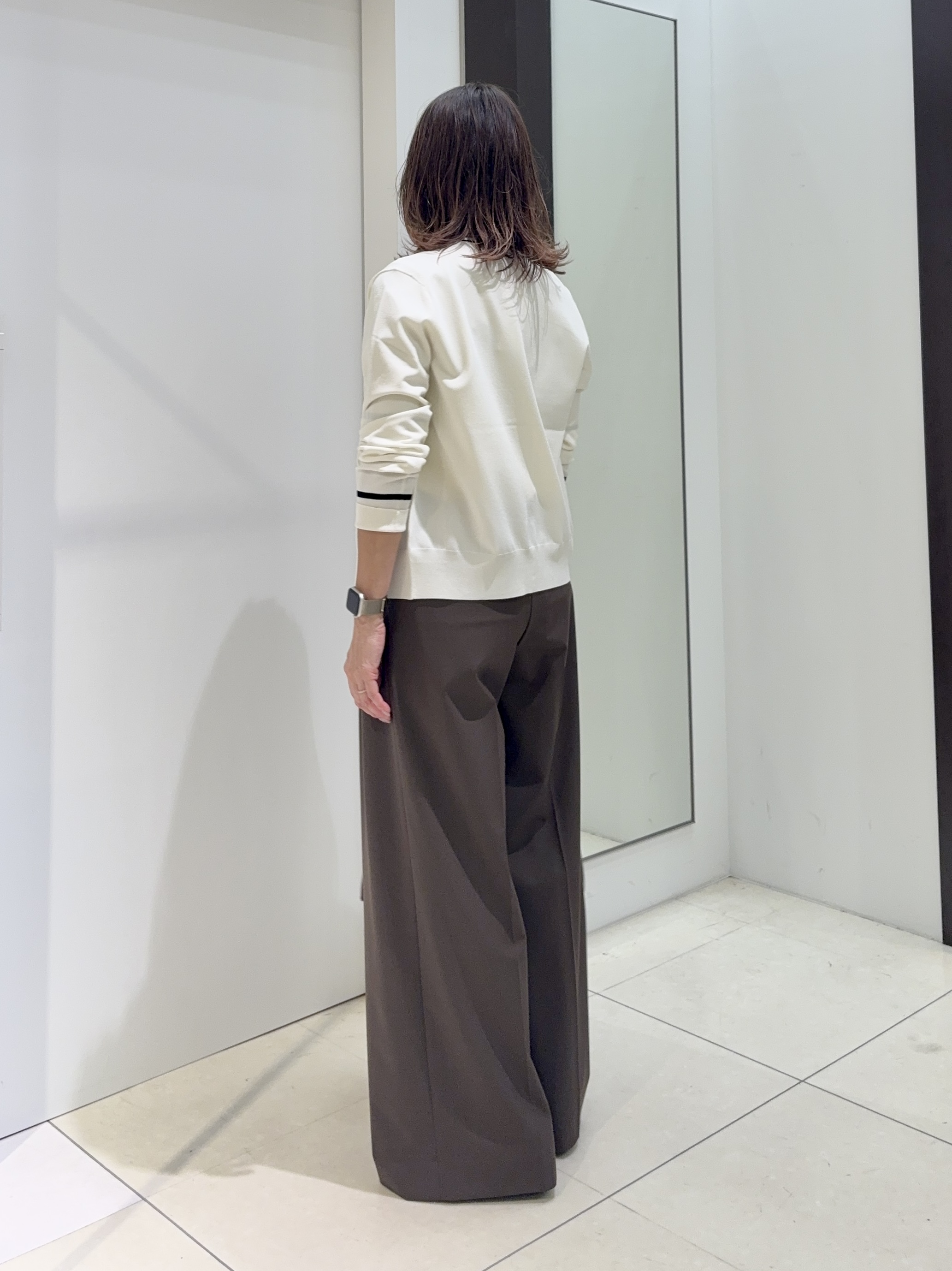 tomoさんの「UNTITLED｜【アンサンブル可/きれいめ/通勤】コンパクト5分袖ニット」を使ったコーディネート