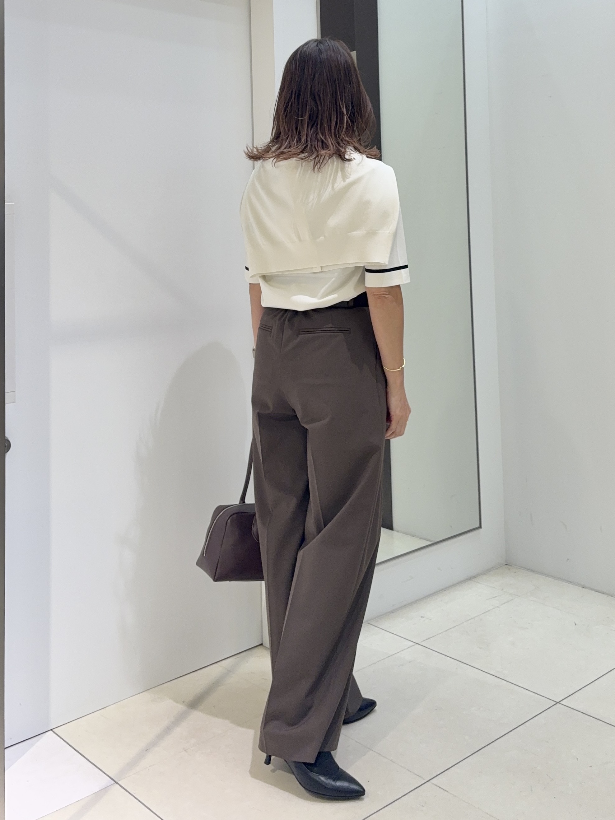 tomoさんの「UNTITLED｜【アンサンブル可/きれいめ/通勤】コンパクト5分袖ニット」を使ったコーディネート