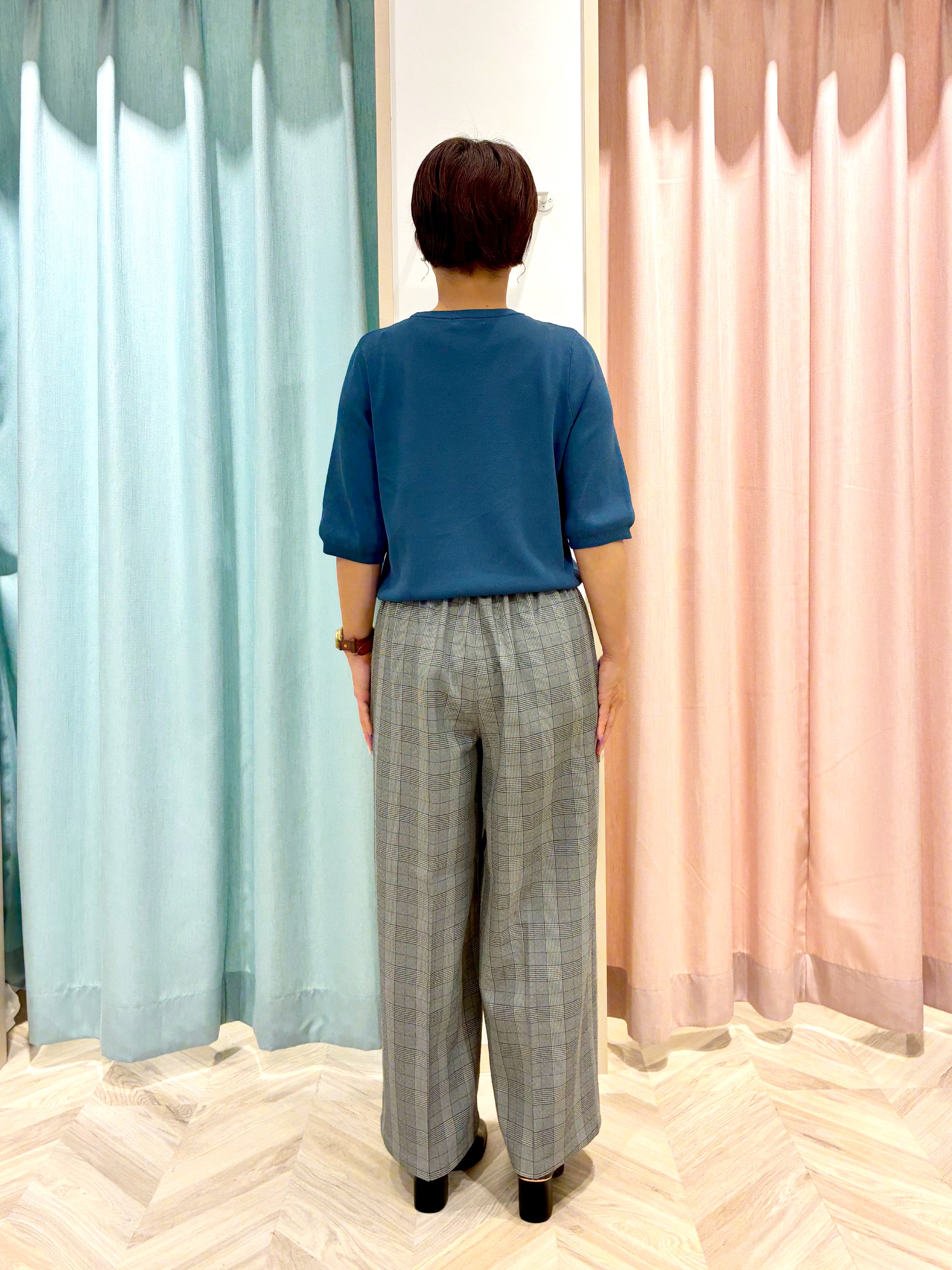 ひとみさんの「SHOO･LA･RUE｜【ガンガン洗える/UV/毛玉になりにくい】二の腕見せない 5分袖ニット」を使ったコーディネート