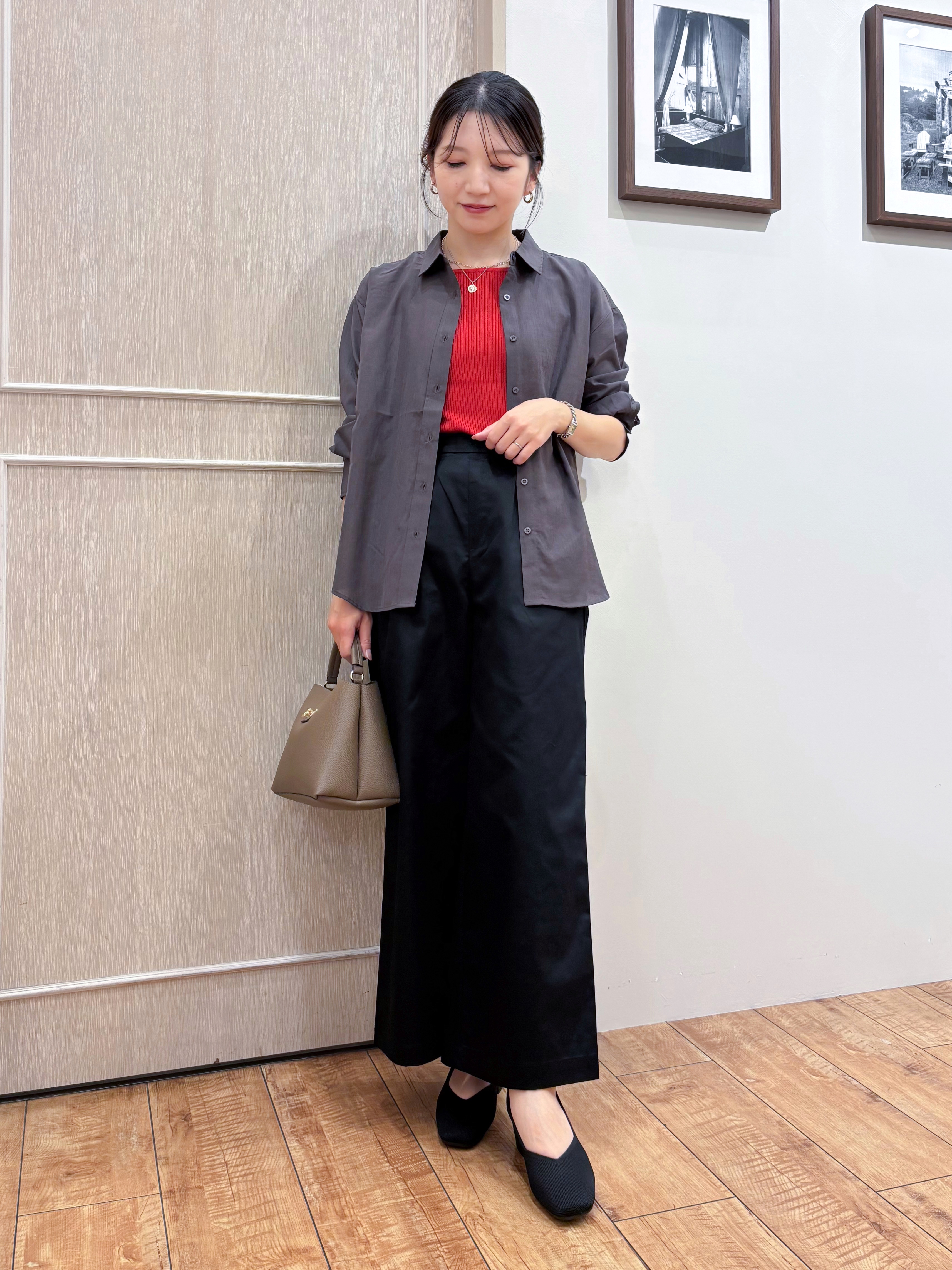 なみさんの「SHOO･LA･RUE｜【通気性〇/S-LL/洗濯機可】羽織にも使いやすい きちんとベーシックシャツ」を使ったコーディネート