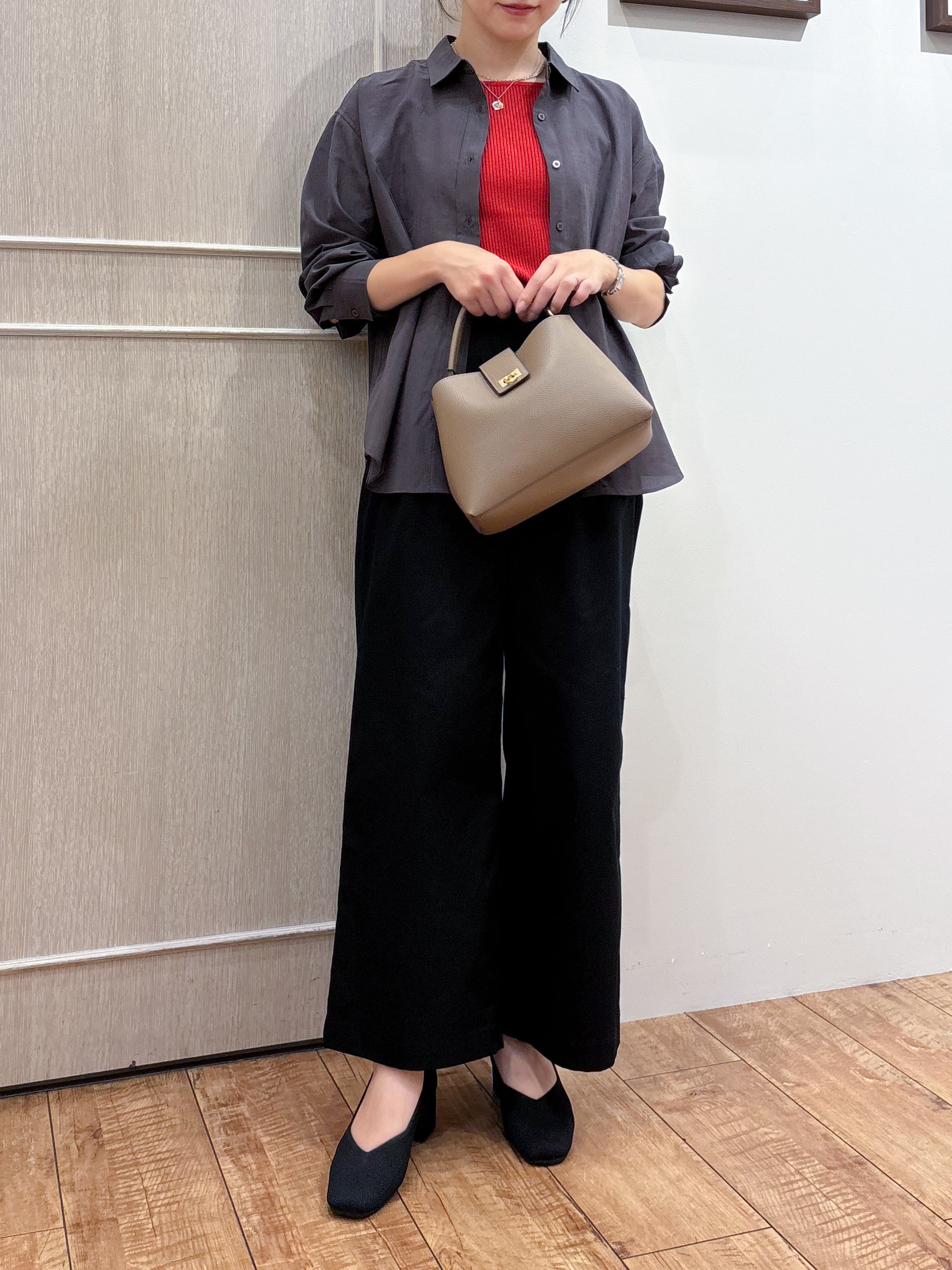 なみさんの「SHOO･LA･RUE｜【通気性〇/S-LL/洗濯機可】羽織にも使いやすい きちんとベーシックシャツ」を使ったコーディネート