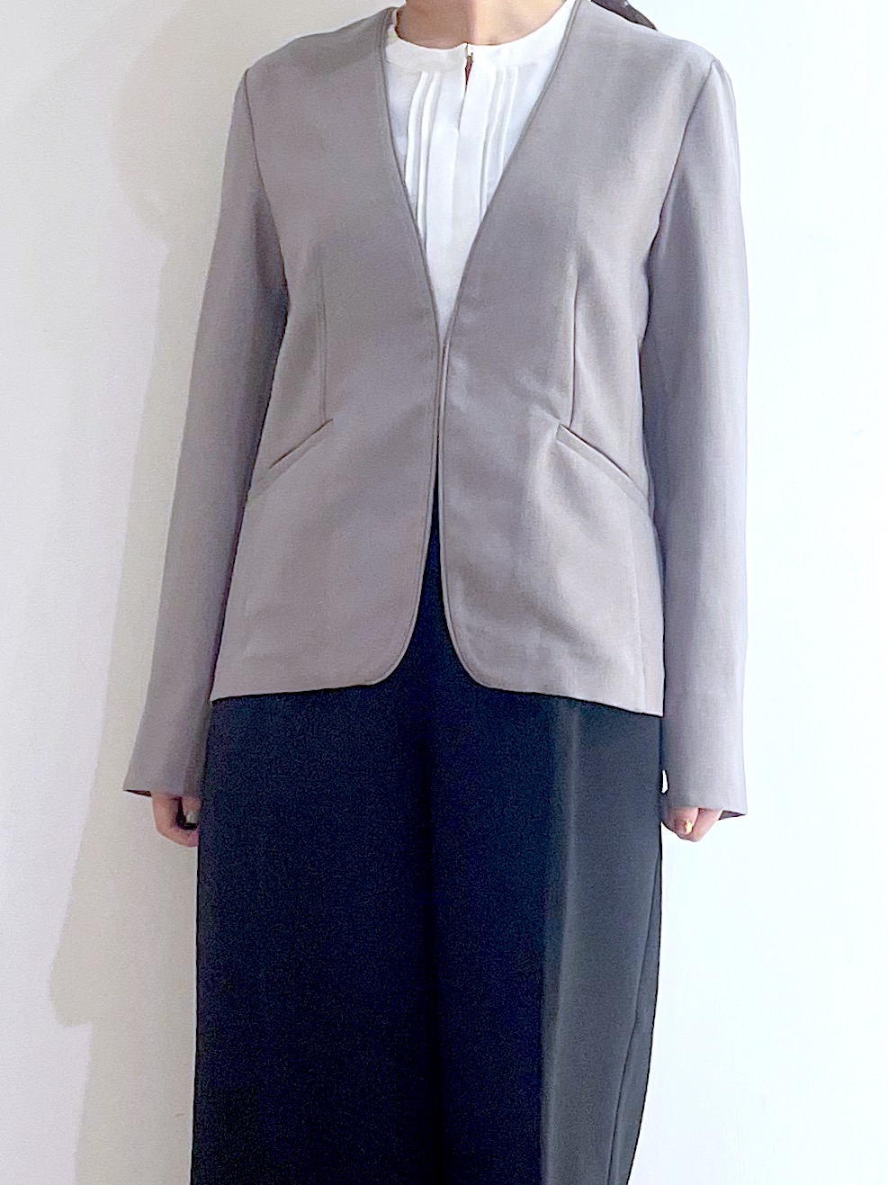 かのさんの「SHOO･LA･RUE｜【セットアップ可/通勤/洗濯機可/SS-LL】女性らしく決まる カラーレスジャケット」を使ったコーディネート
