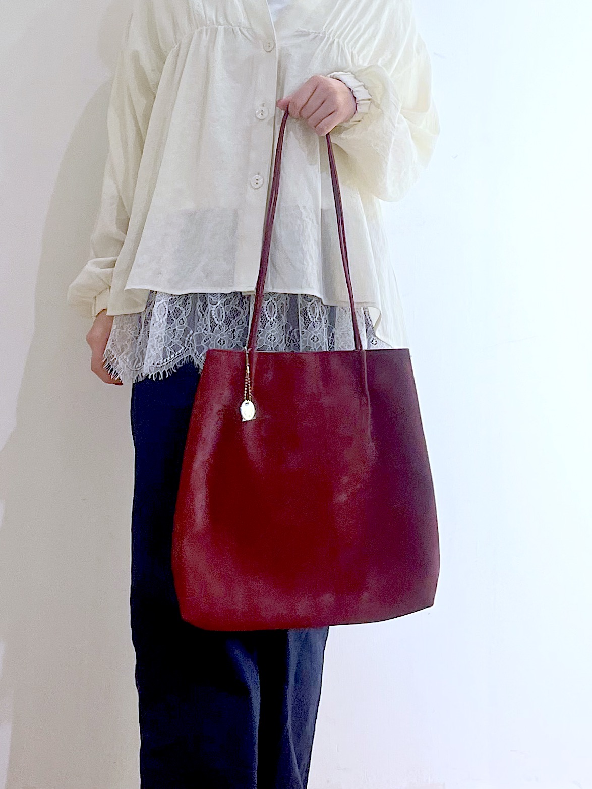 かのさんの「SHOO･LA･RUE｜【S-LL/洗濯機可】着痩せシルエット シャーリングシャツカーディガン」を使ったコーディネート