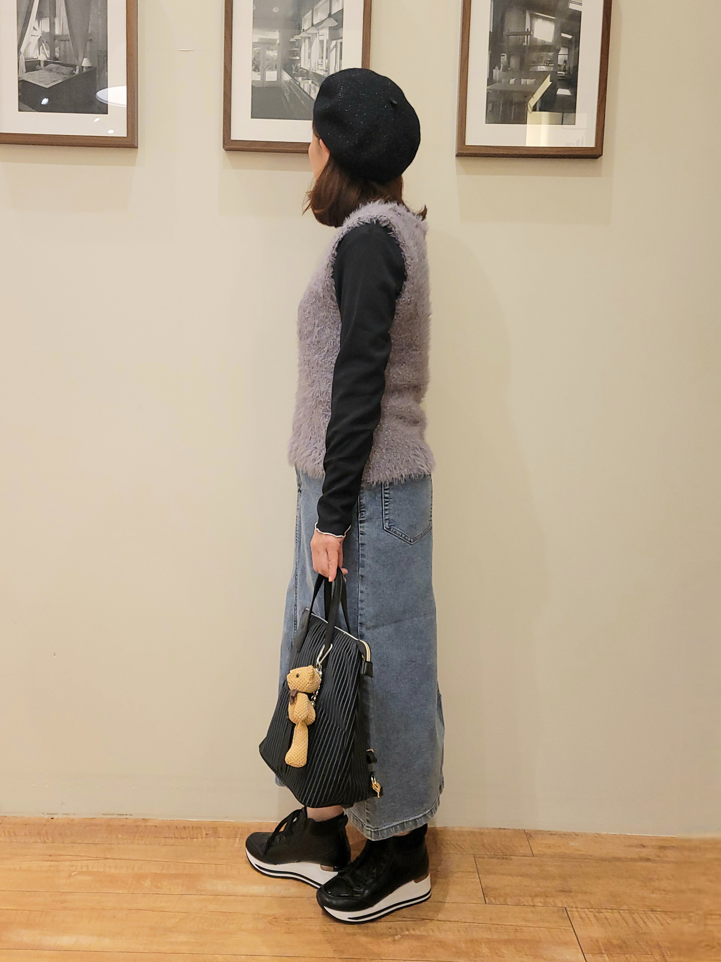 ユウさんの「SHOO･LA･RUE｜【洗濯機可】重ねるだけで華やかに。ポンポンシャギーベスト」を使ったコーディネート