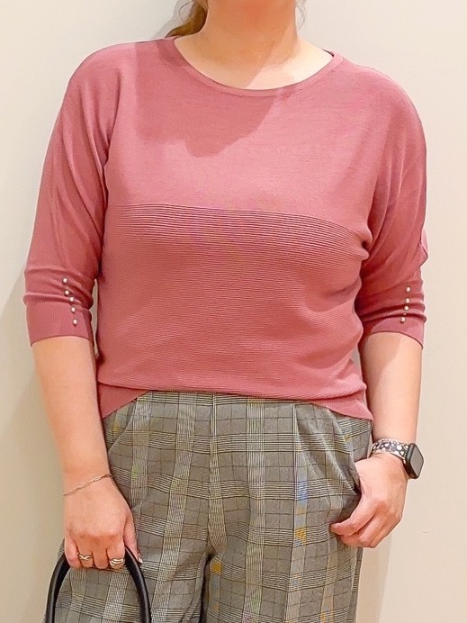 naoさんの「SHOO･LA･RUE｜【毛玉になりにくい】パール調ボタンが女性らしさをプラス ガーター切替 7分袖ドルマンニット」を使ったコーディネート