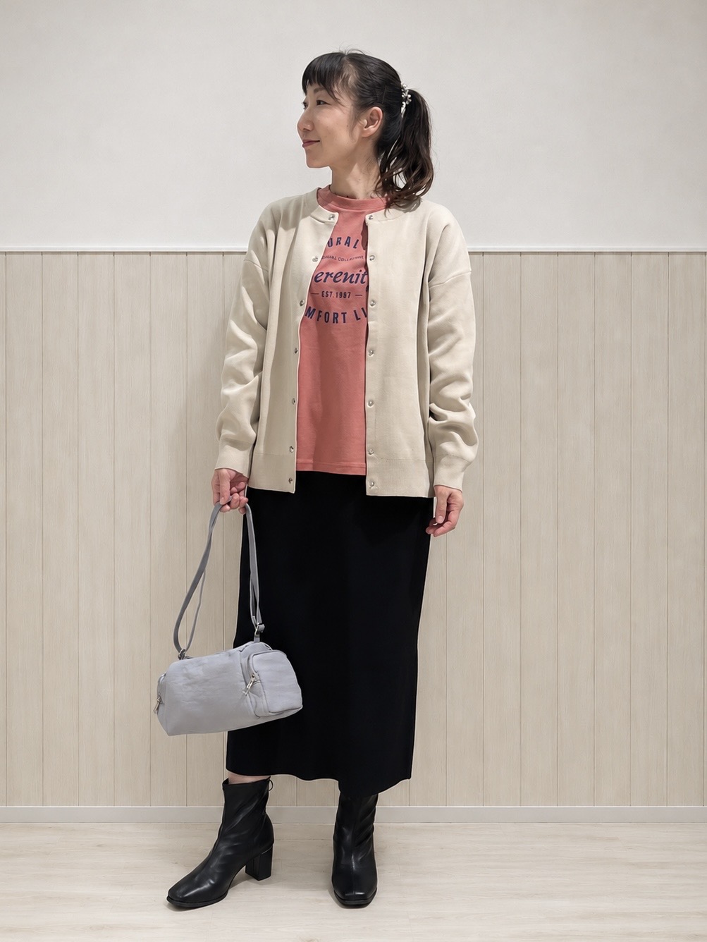 まつみさんの「SHOO･LA･RUE｜【セットアップ可/洗濯機可】軽やかに羽織れる スポンディッシュ ニットカーディガン」を使ったコーディネート