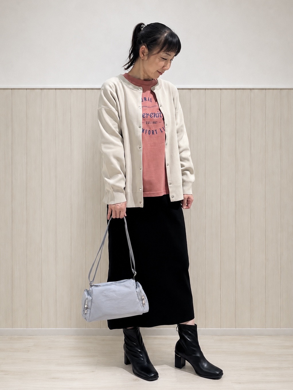 まつみさんの「SHOO･LA･RUE｜【セットアップ可/洗濯機可】軽やかに羽織れる スポンディッシュ ニットカーディガン」を使ったコーディネート