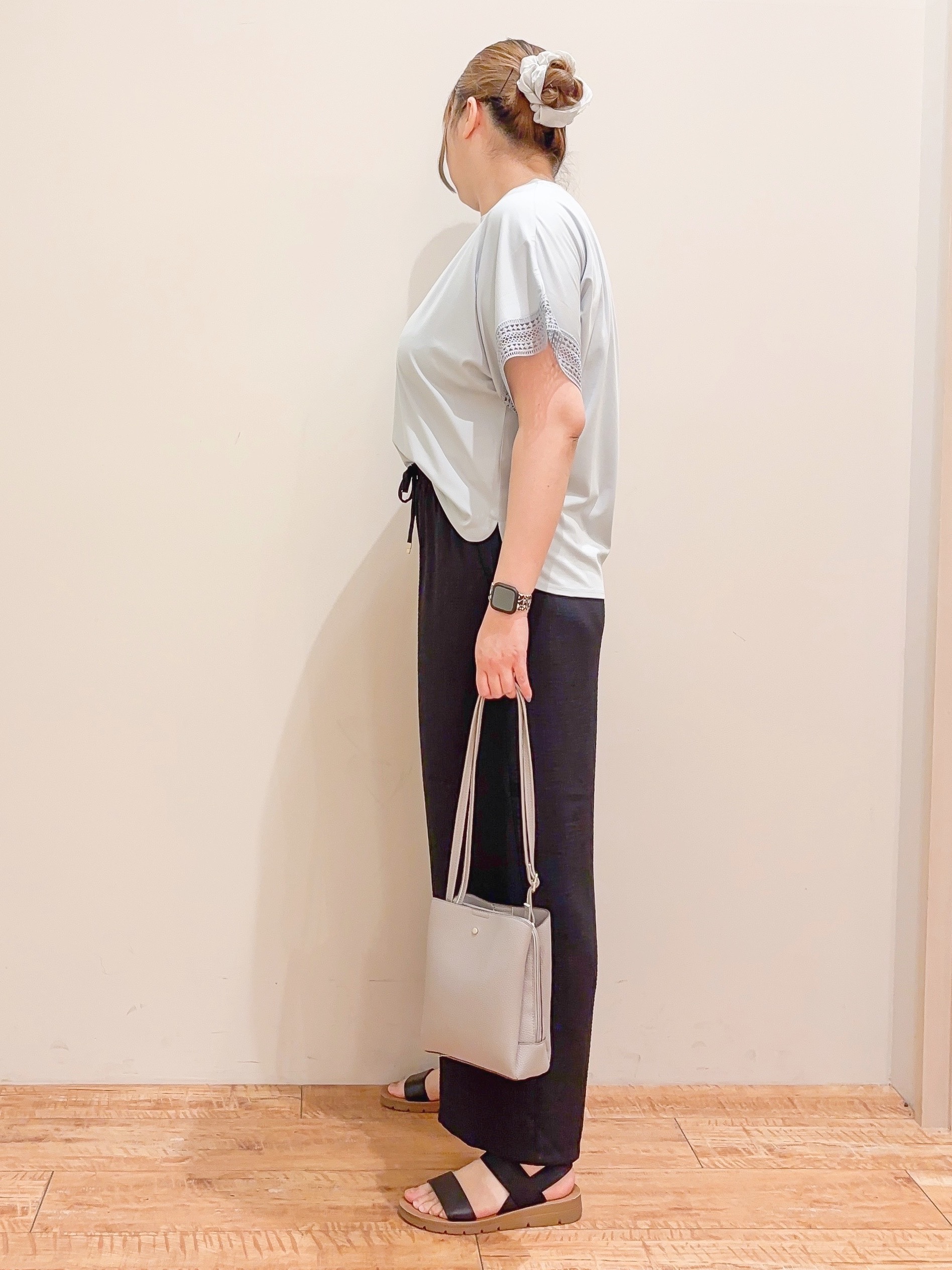 naoさんの「SHOO･LA･RUE｜【UV/洗濯機可/体型カバー】ヒップ周りが隠せる お袖レースTシャツ」を使ったコーディネート