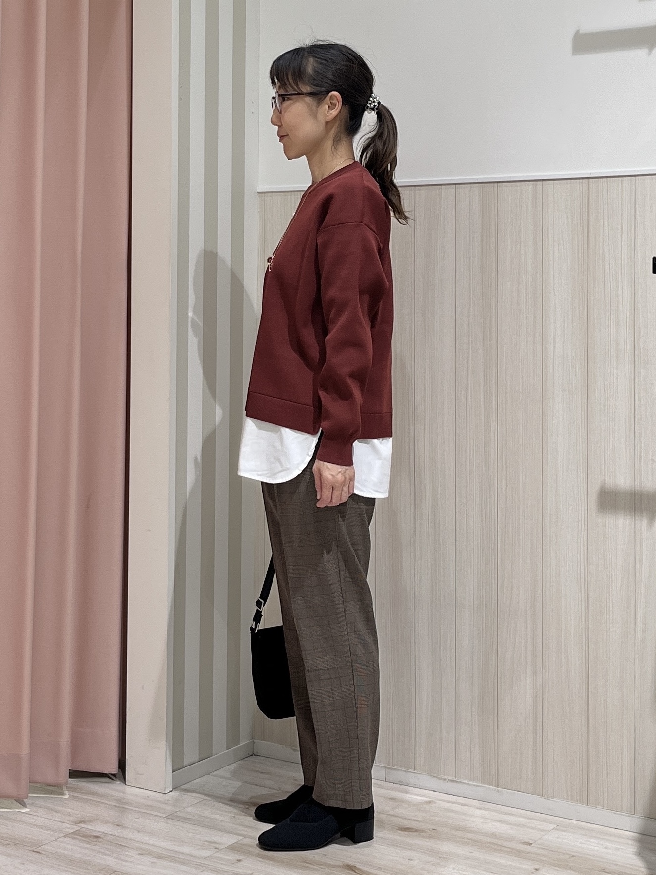 まつみさんの「SHOO･LA･RUE｜【S-LL】着るだけできまる シャツレイヤード風 スポンディッシュニット」を使ったコーディネート