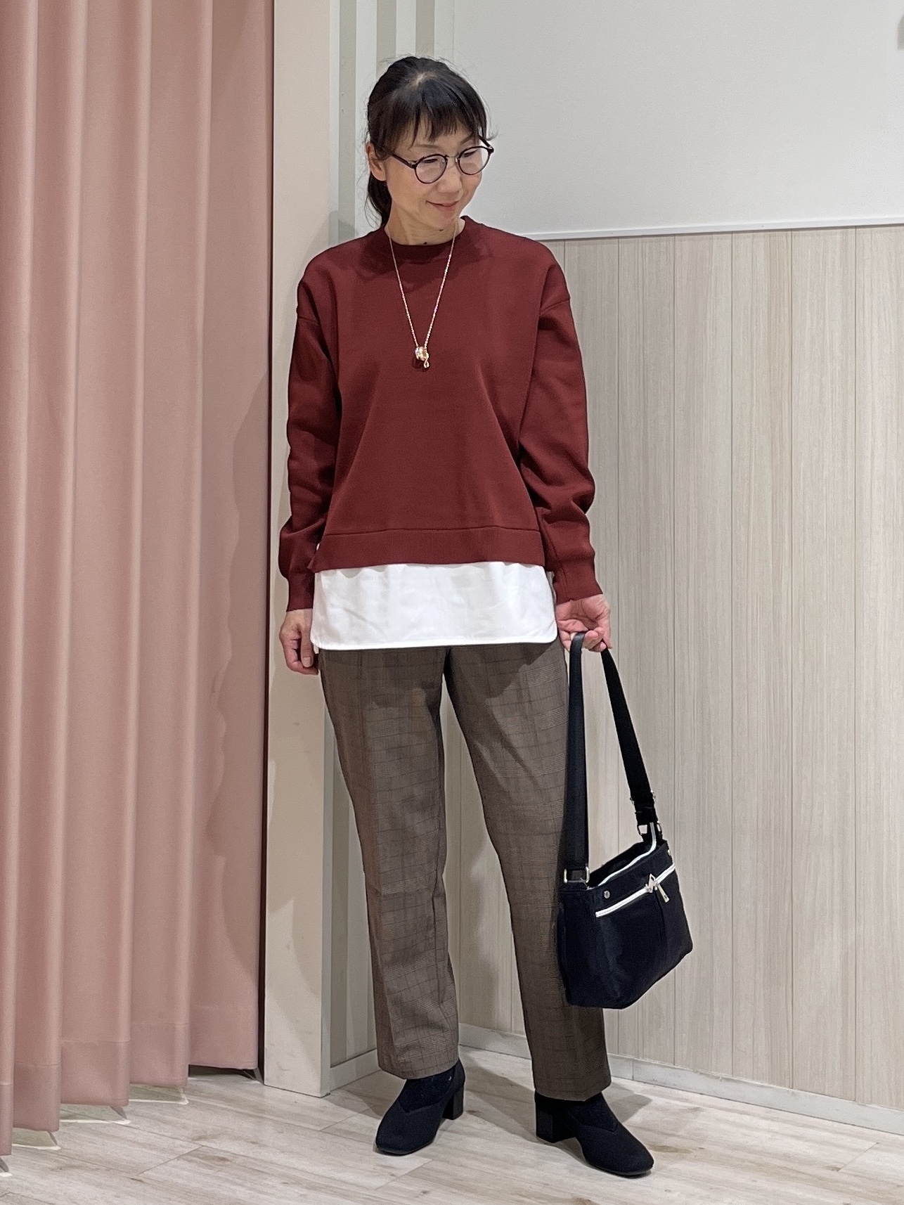 まつみさんの「SHOO･LA･RUE｜【S-LL】着るだけできまる シャツレイヤード風 スポンディッシュニット」を使ったコーディネート