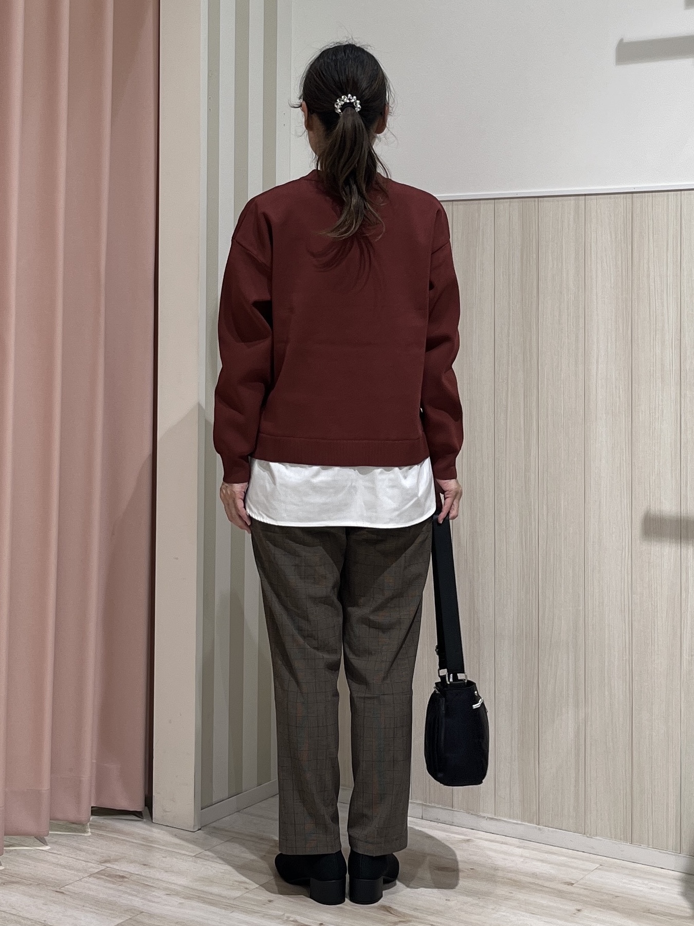 まつみさんの「SHOO･LA･RUE｜【S-LL】着るだけできまる シャツレイヤード風 スポンディッシュニット」を使ったコーディネート