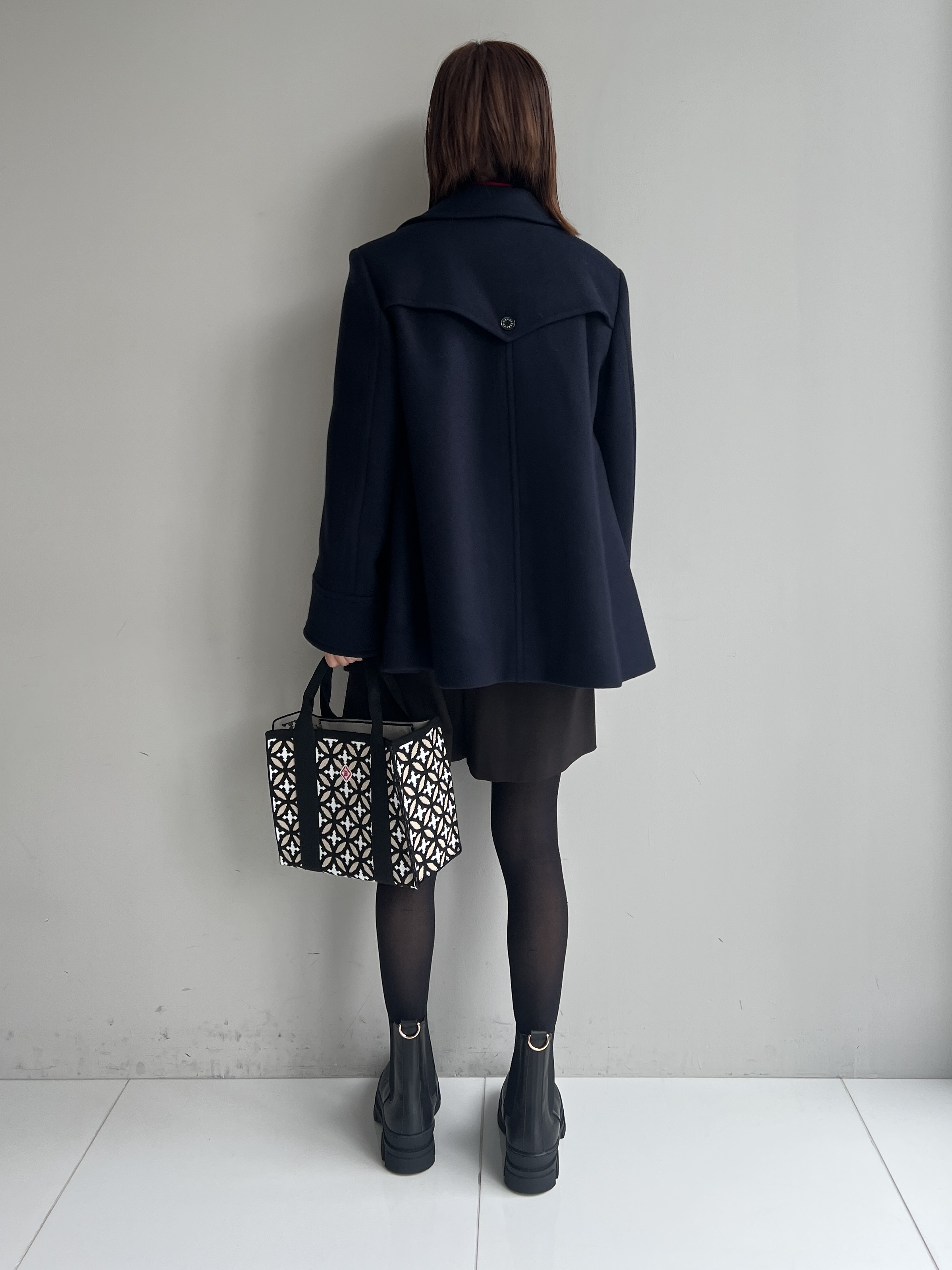 misaさんの「DRESSTERIOR｜オーバーラップサークル スモールニットトートバッグ」を使ったコーディネート