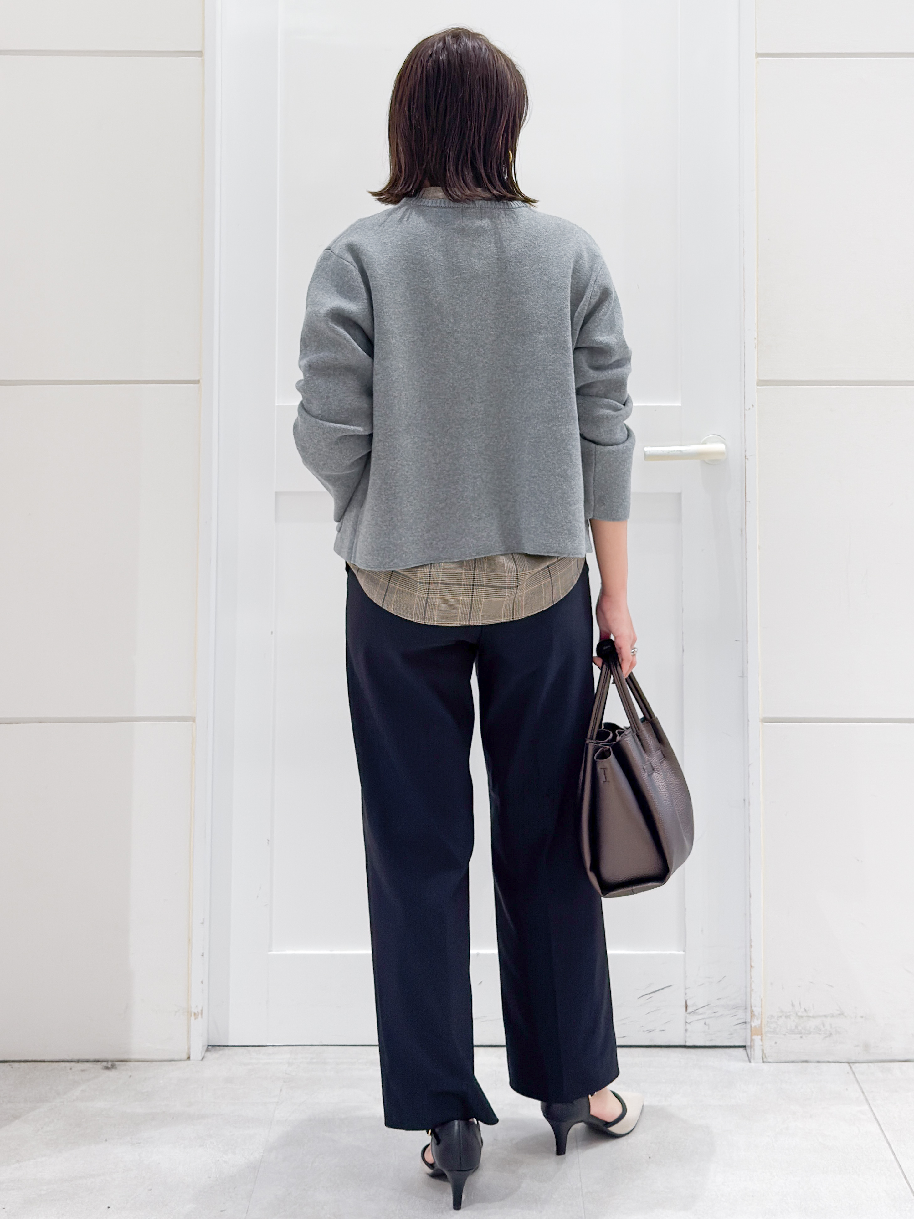 yuka.aさんの「OPAQUE.CLIP｜金ボタンポケットニットカーディガン【洗濯機OK】」を使ったコーディネート