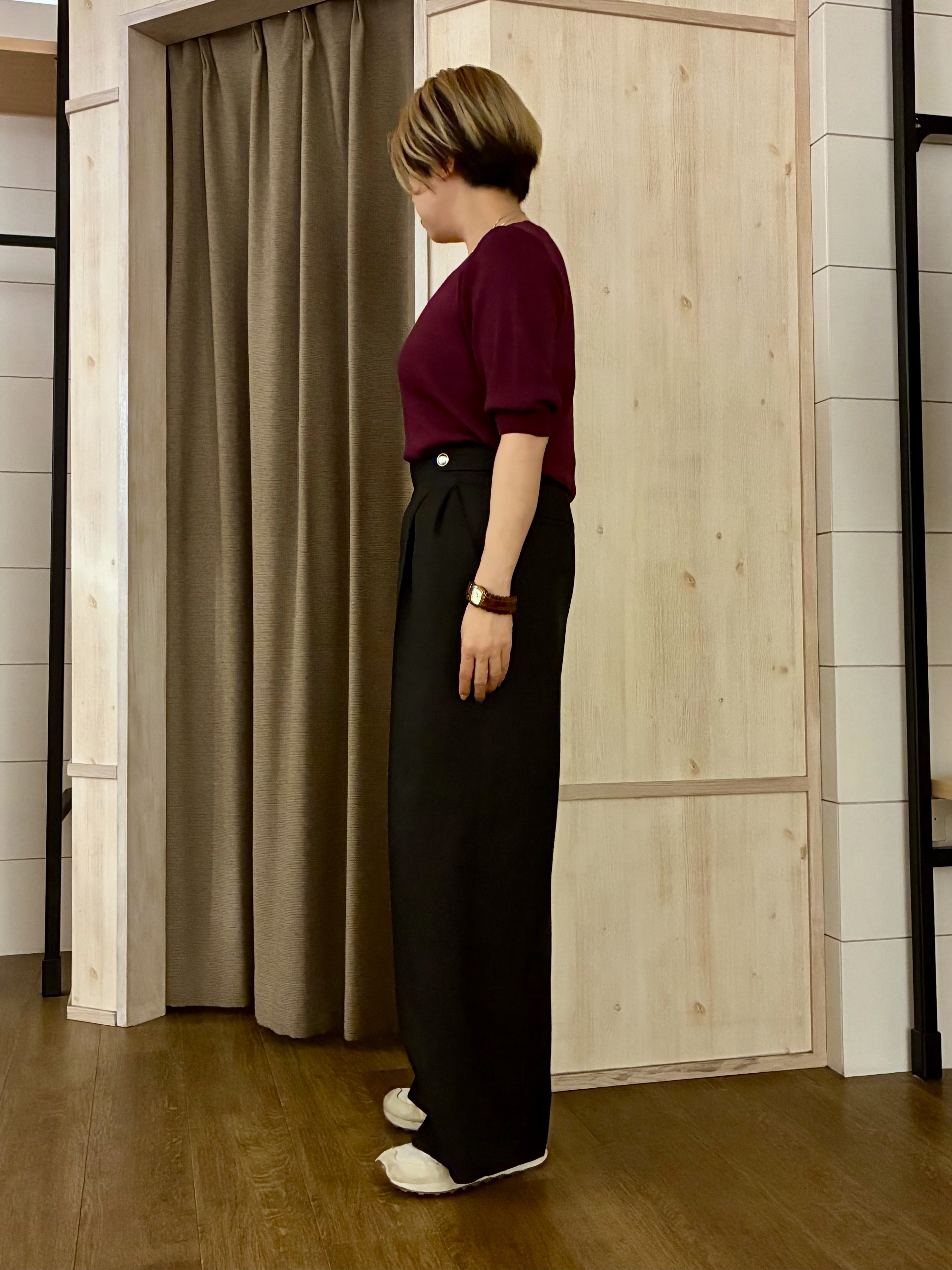 aiさんの「THE SHOP TK｜【毛玉になりにくい/UV/秋カラー】すっきりVネック 6分袖ニット」を使ったコーディネート