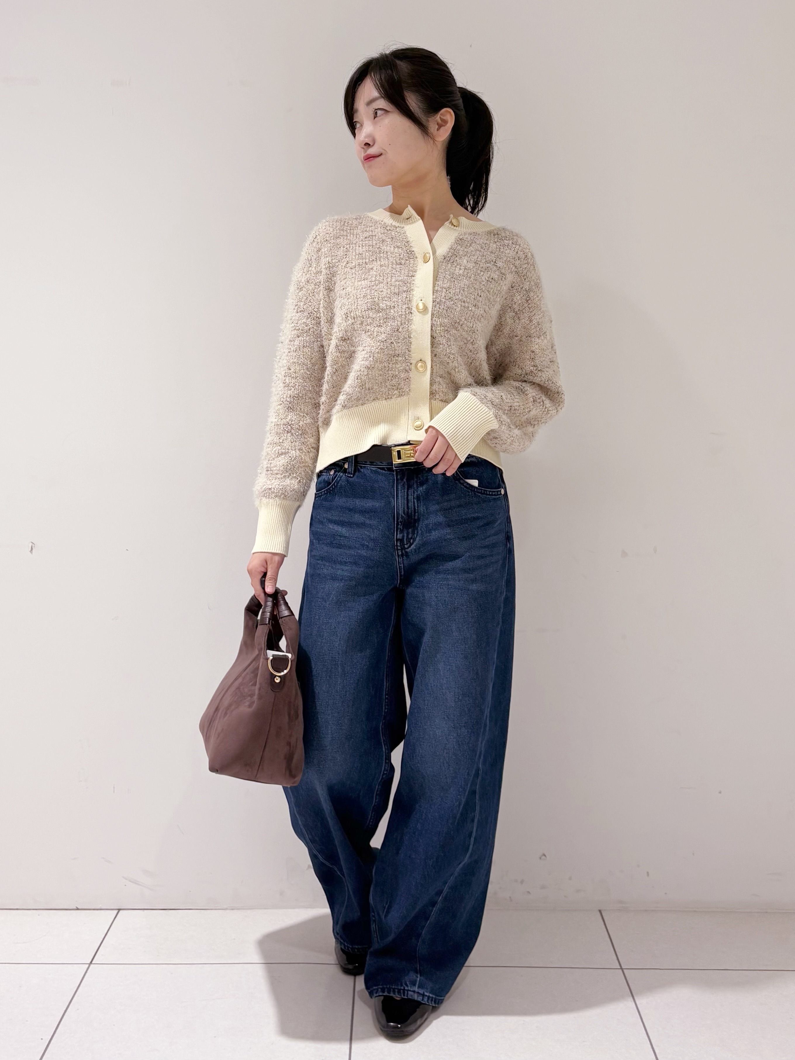 momokoさんの「INDIVI｜【新作登場！】カーブシルエットデニム」を使ったコーディネート