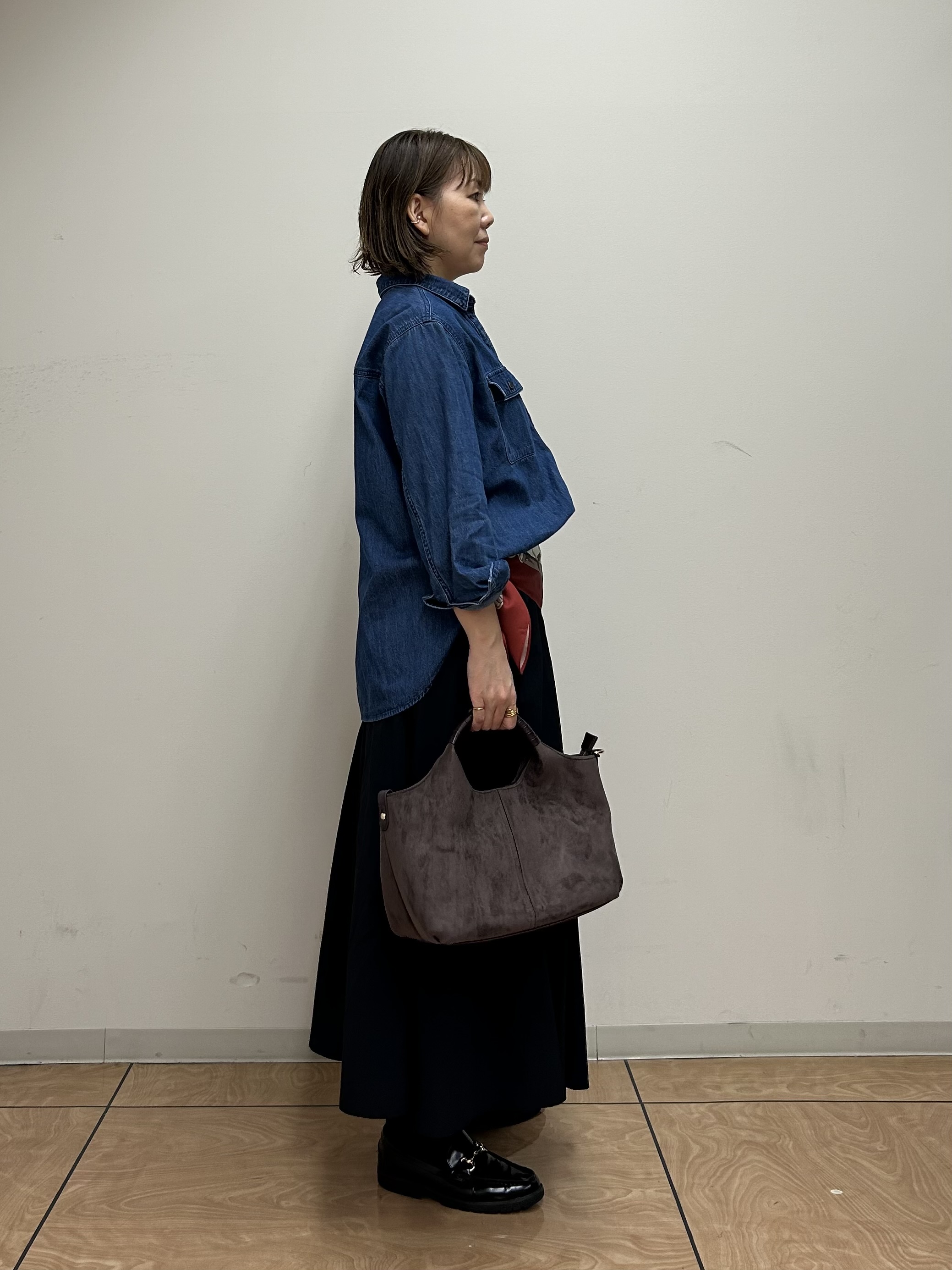 mariさんの「INDIVI｜【洗える／体型カバー】ライトデニム ワークシャツ」を使ったコーディネート