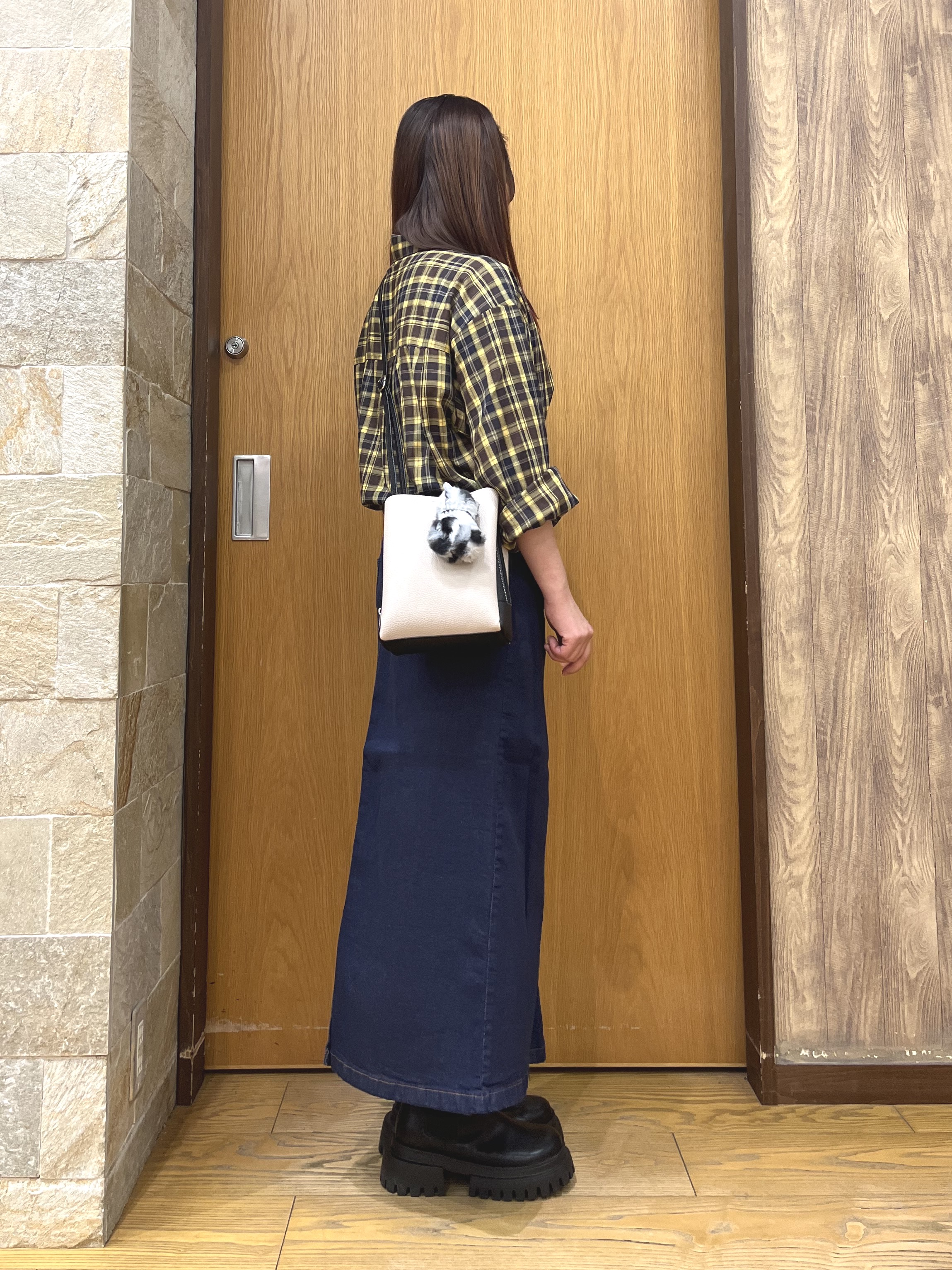 ゆっきーさんの「SHOO･LA･RUE｜【洗濯後しわになりにくい/S-LL】選べる6パターン 羽織としても活躍する ベーシックシャツ」を使ったコーディネート