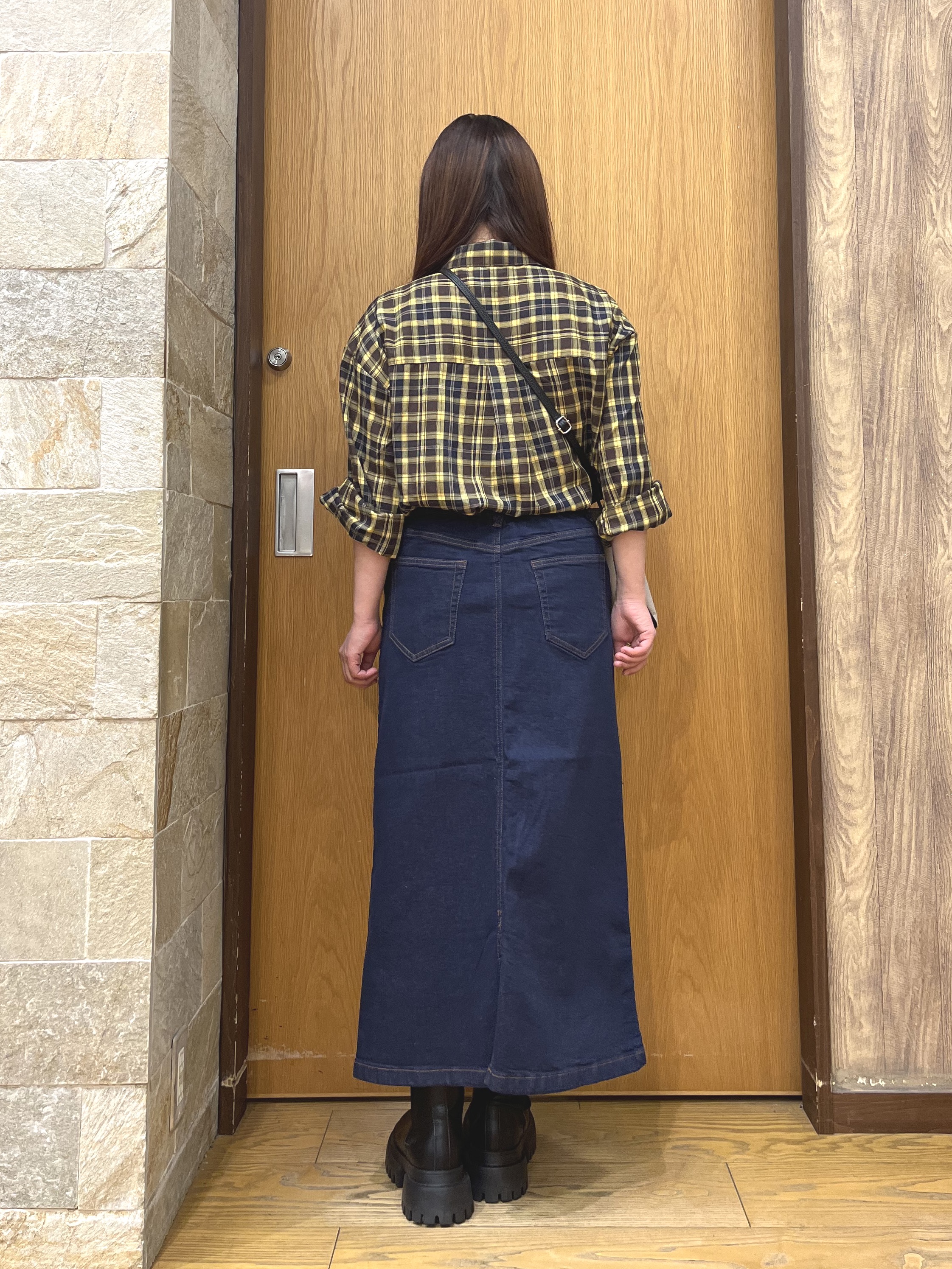 ゆっきーさんの「SHOO･LA･RUE｜【洗濯後しわになりにくい/S-LL】選べる6パターン 羽織としても活躍する ベーシックシャツ」を使ったコーディネート