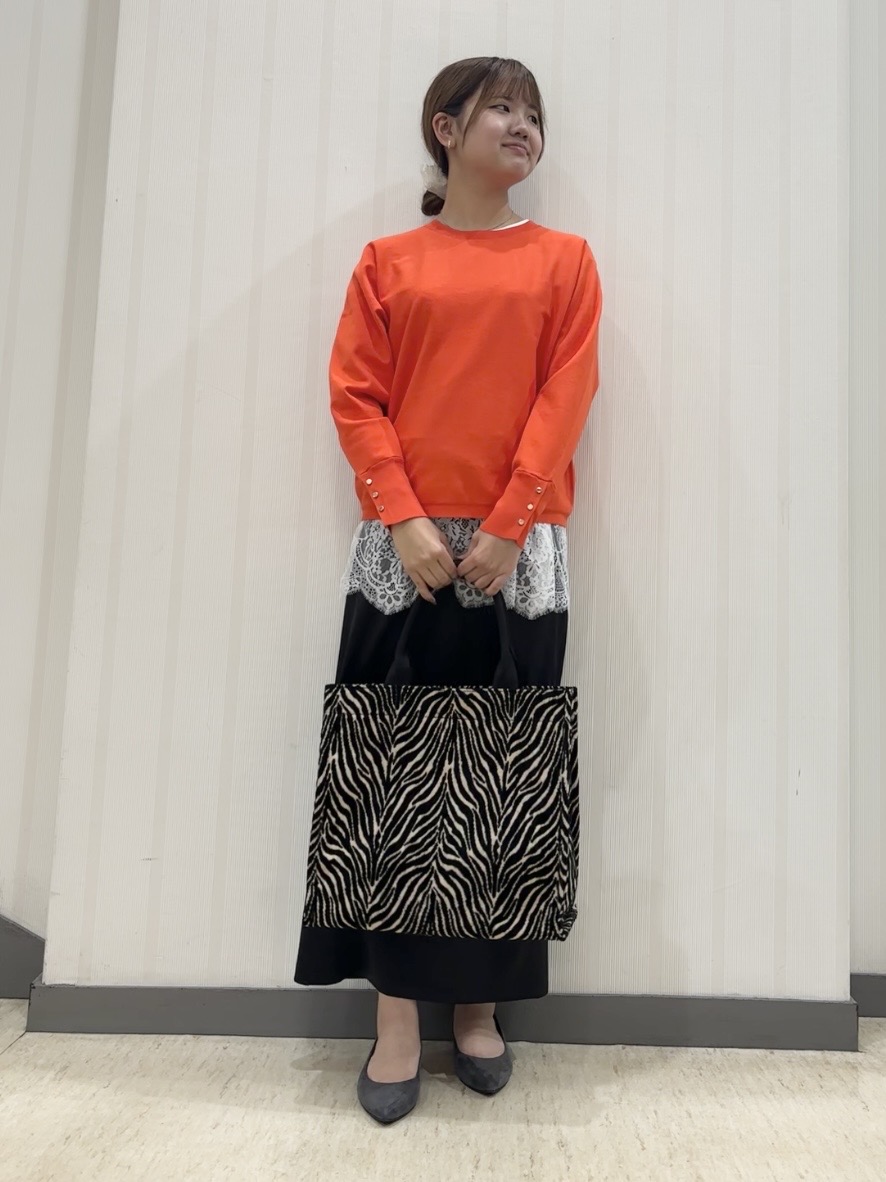ちひさんの「INDIVI｜【洗える／レイヤードにおすすめ】裾レーストップス」を使ったコーディネート