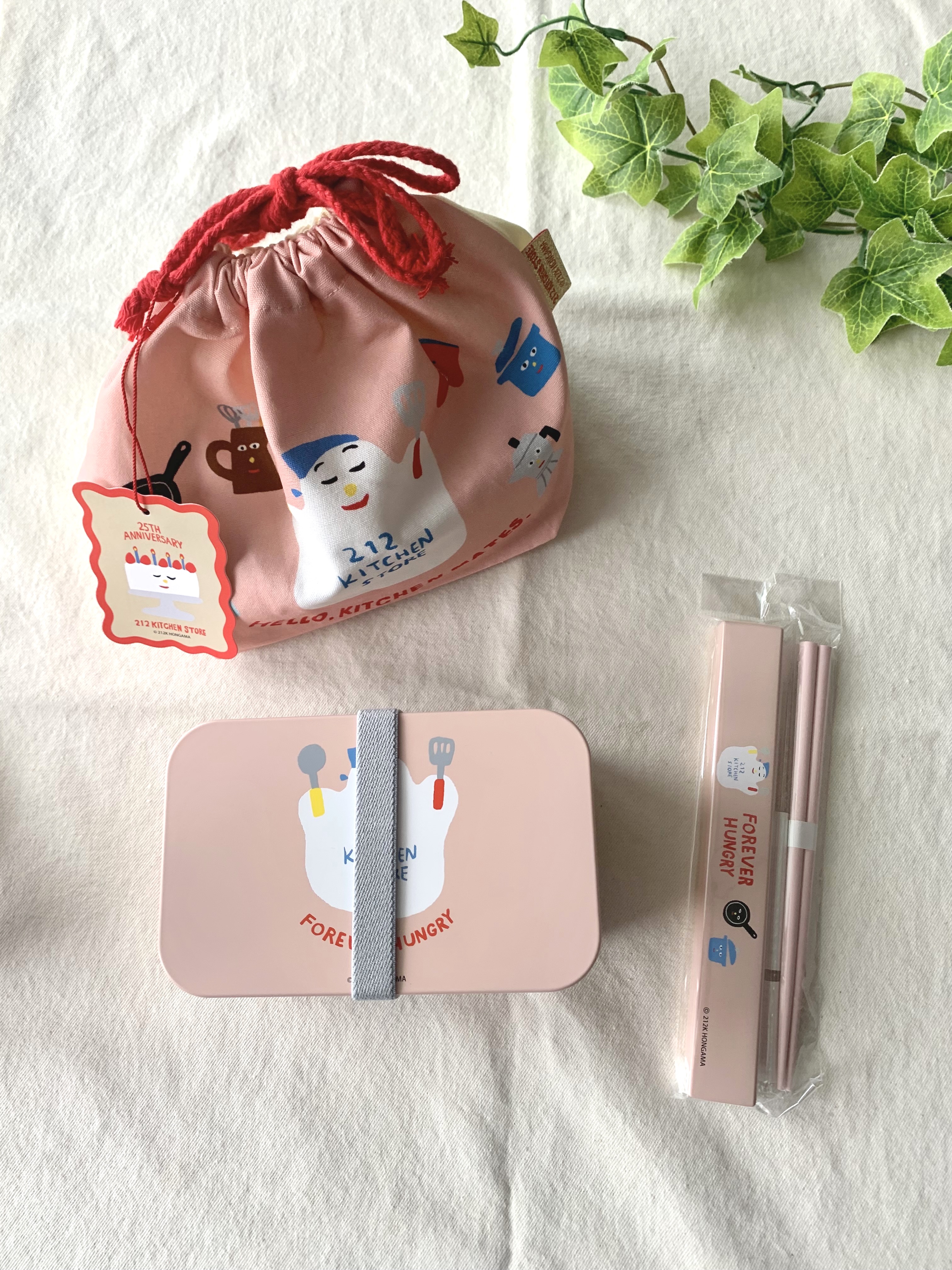 mikachoさんの「212 KITCHEN STORE｜ランチボックス GHOST PK ＜HONGAMA ホンガマ＞」を使ったコーディネート