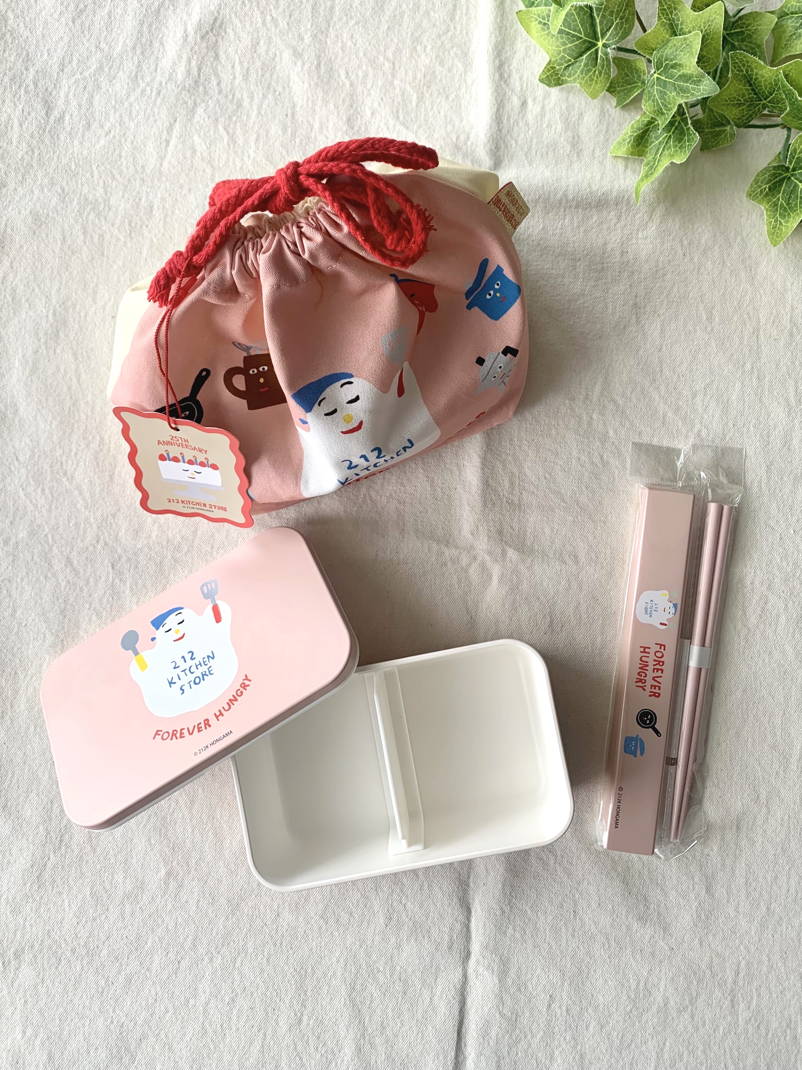 mikachoさんの「212 KITCHEN STORE｜ランチボックス GHOST PK ＜HONGAMA ホンガマ＞」を使ったコーディネート