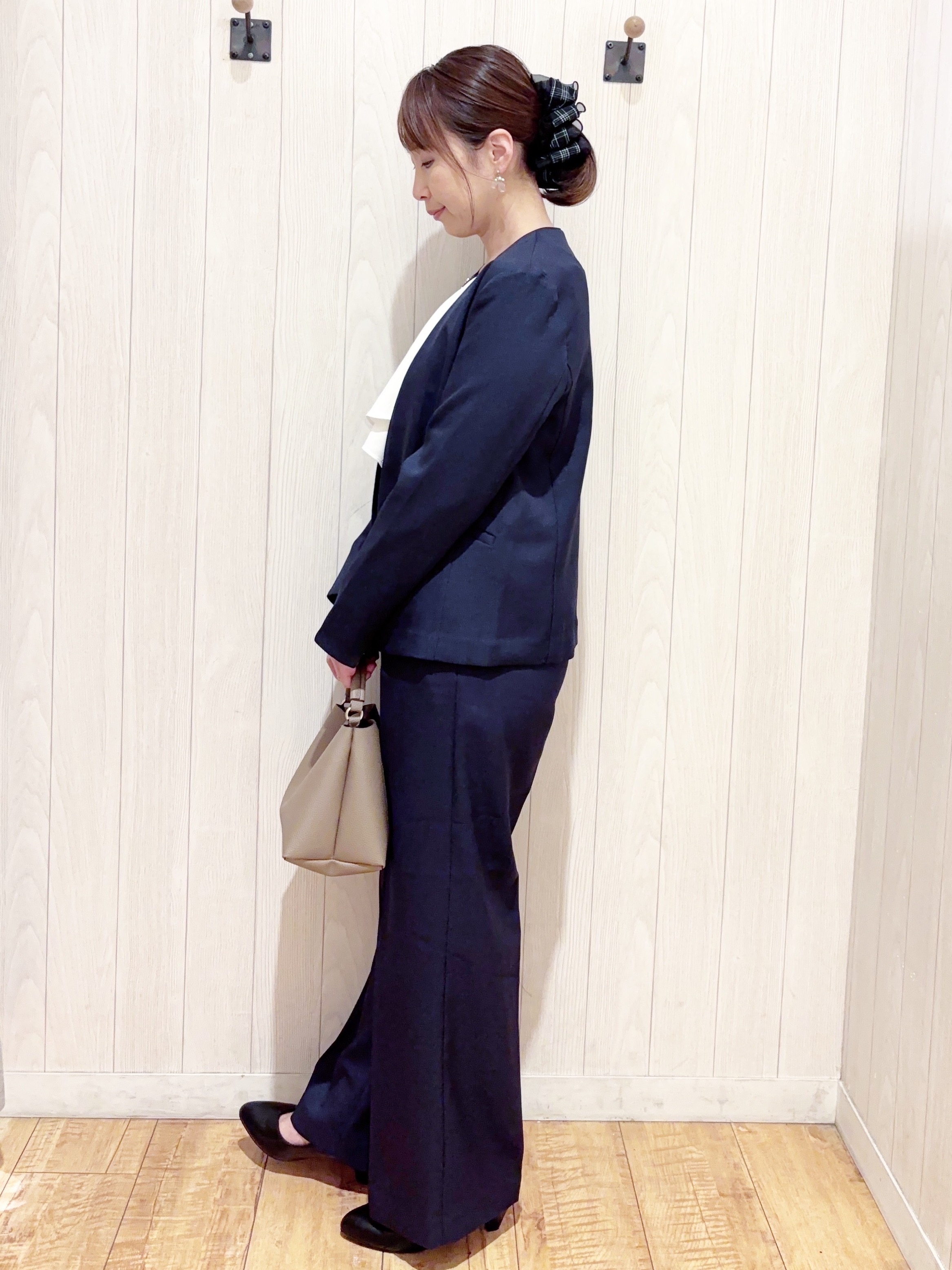 あいこさんの「SHOO･LA･RUE｜【セットアップ可/通勤/洗濯機可/SS-LL】女性らしく決まる カラーレスジャケット」を使ったコーディネート