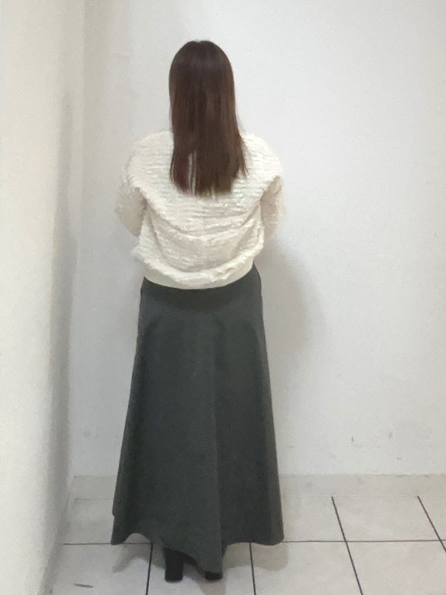 タマさんの「UNTITLED｜【秋映え/体型カバー】フェザージャガードプルオーバー」を使ったコーディネート
