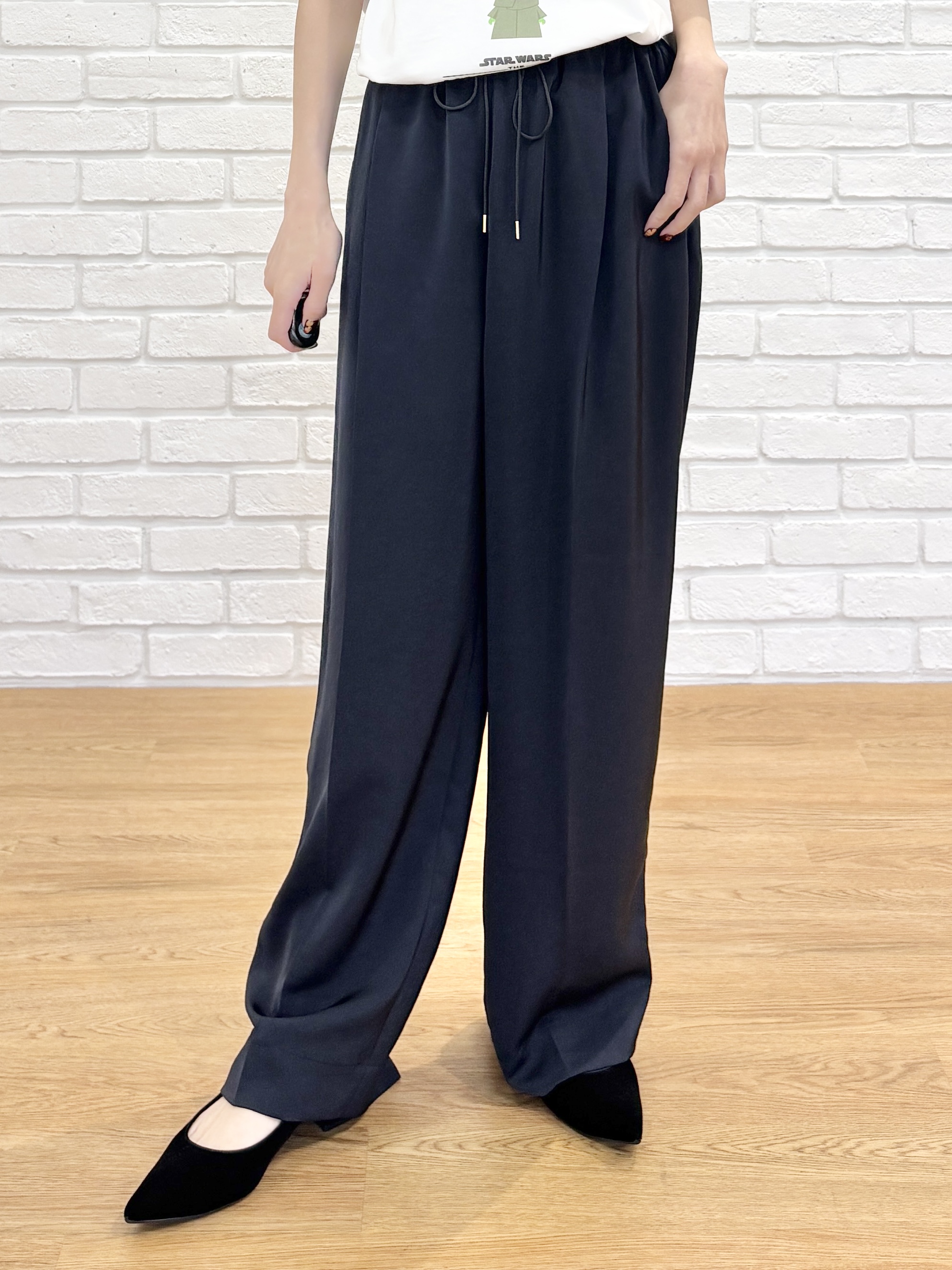 清水夏姫さんの「DRESSTERIOR｜【接触冷感】STAR WARS グローグ グラフィックTシャツ」を使ったコーディネート