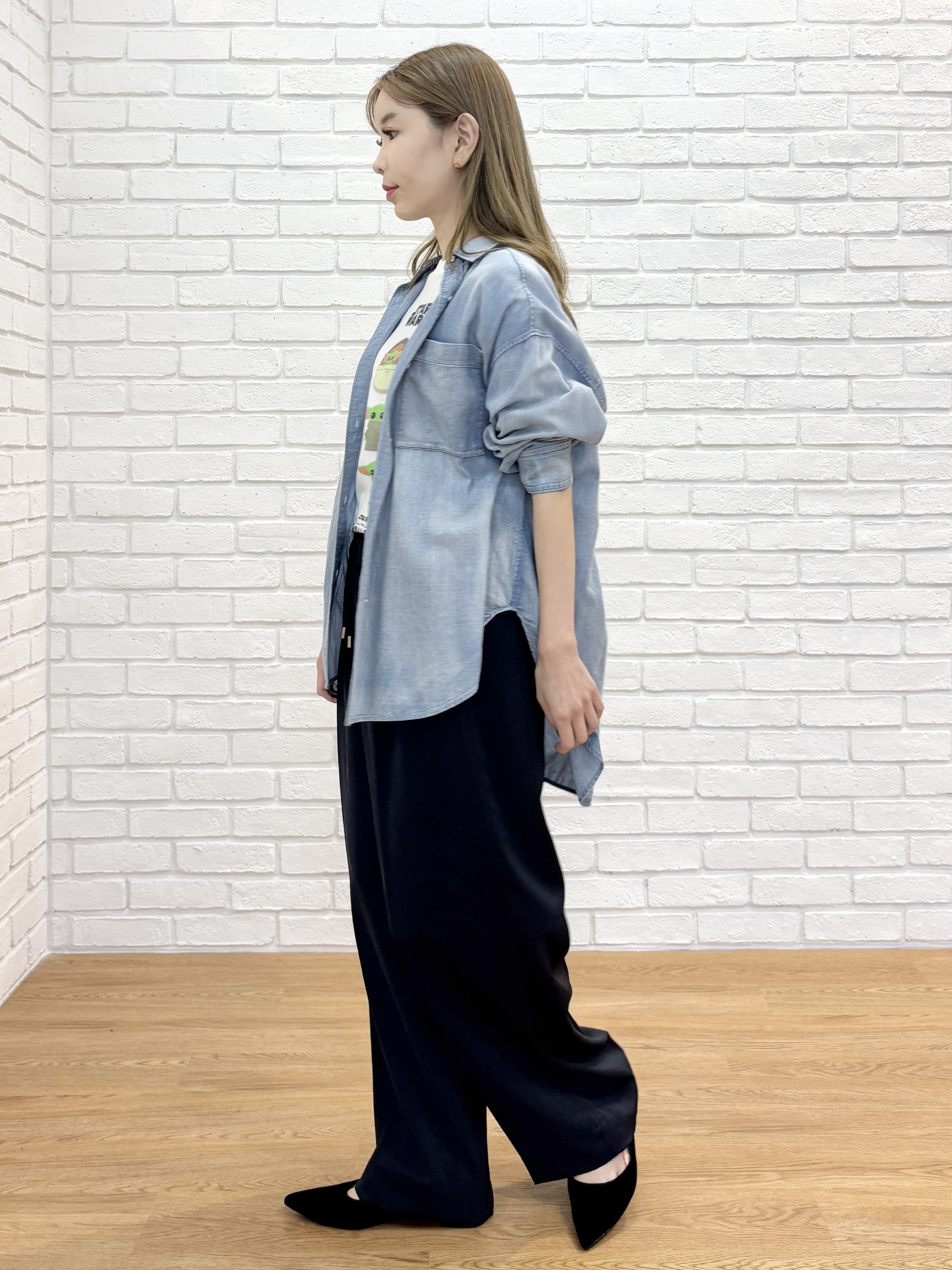 清水夏姫さんの「DRESSTERIOR｜【接触冷感】STAR WARS グローグ グラフィックTシャツ」を使ったコーディネート