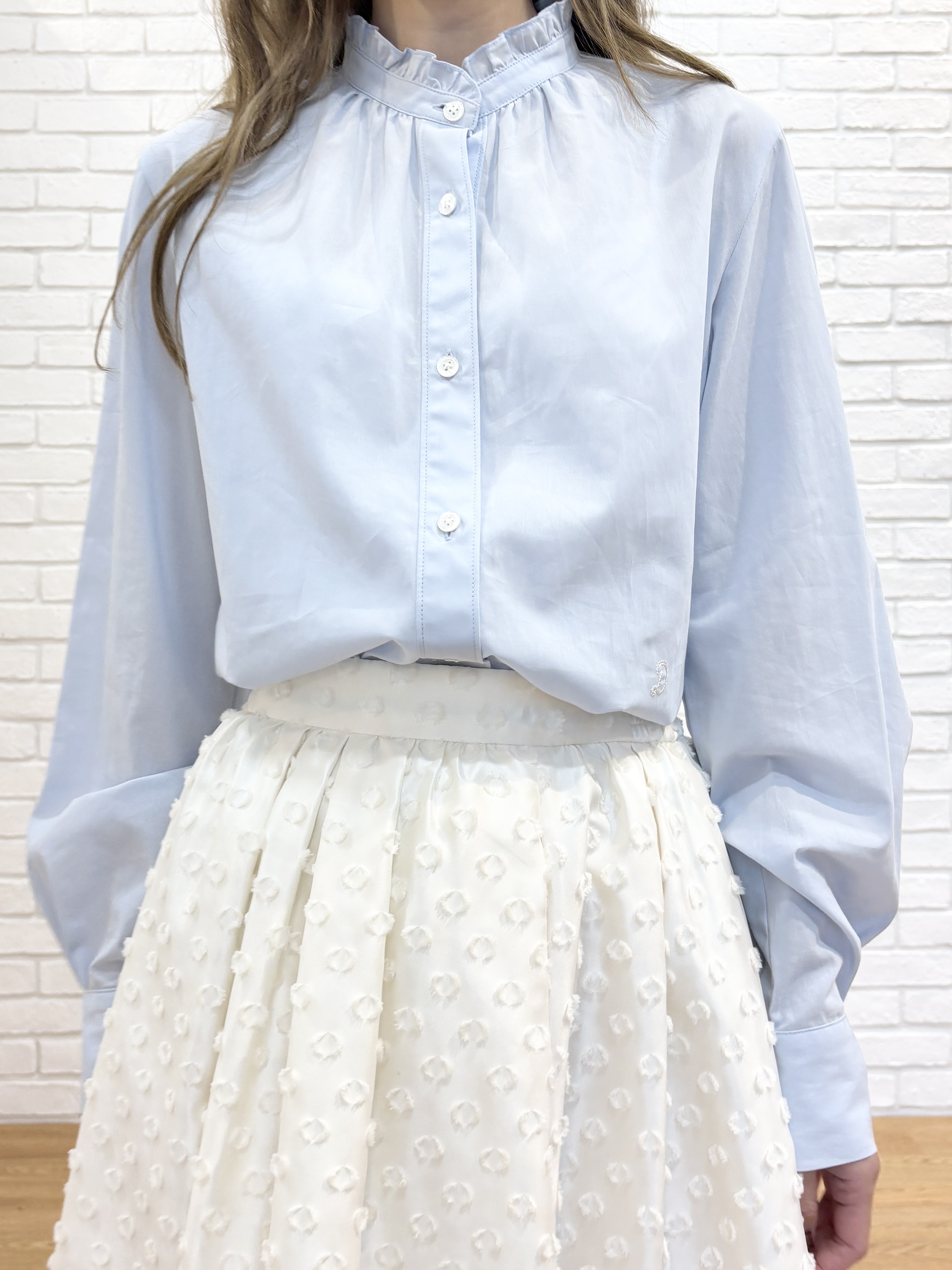 清水夏姫さんの「DRESSTERIOR｜カットジャガードボリュームスカート」を使ったコーディネート