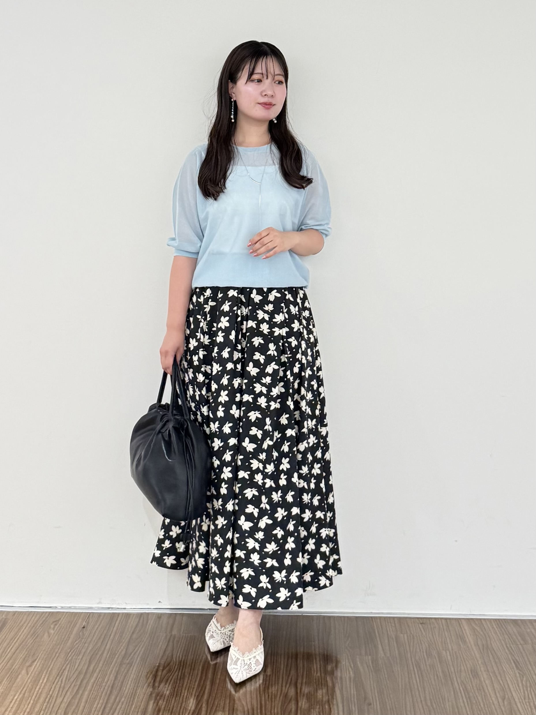 いくみさんの「INDIVI｜【体型カバー／洗える】シアードルマンニット」を使ったコーディネート