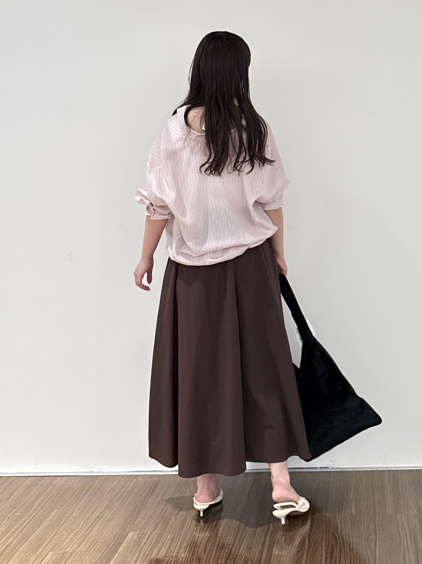 いくみさんの「INDIVI｜【シアー／7分袖】体型カバーゆったりシャツ」を使ったコーディネート
