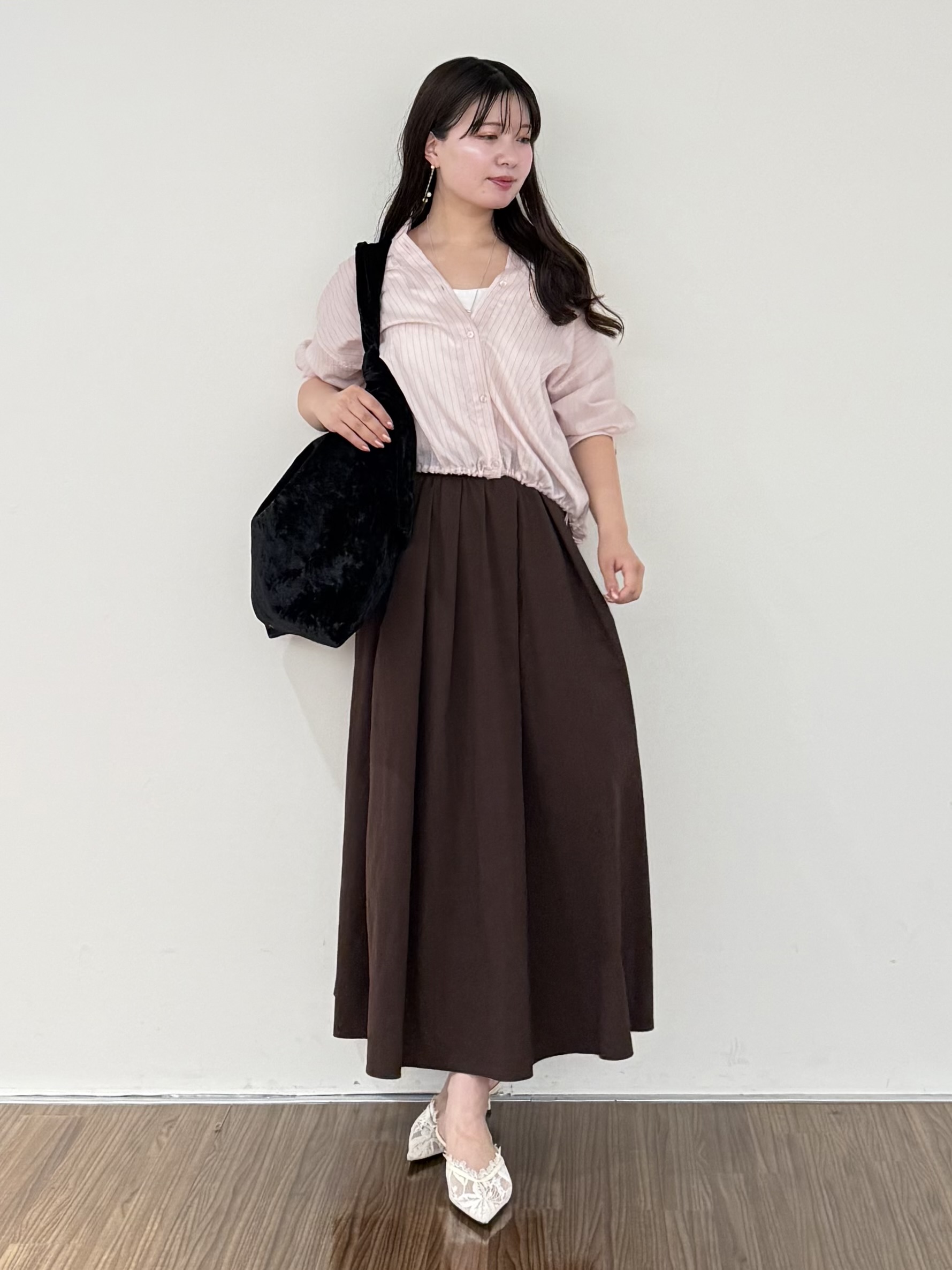 いくみさんの「INDIVI｜【シアー／7分袖】体型カバーゆったりシャツ」を使ったコーディネート