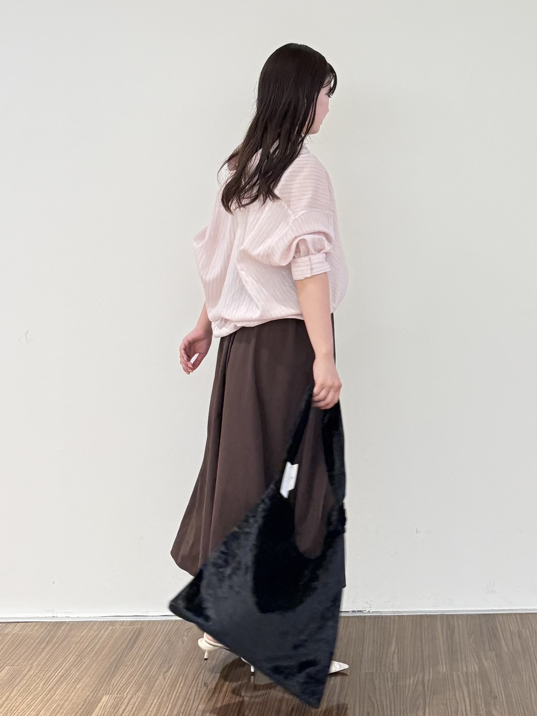 いくみさんの「INDIVI｜【シアー／7分袖】体型カバーゆったりシャツ」を使ったコーディネート