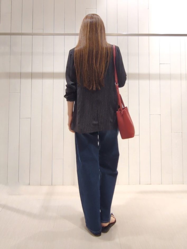 SHOさんの「INDIVI｜【羽織りにも！/UVケア/着る日傘】ケープ風ブラウス」を使ったコーディネート