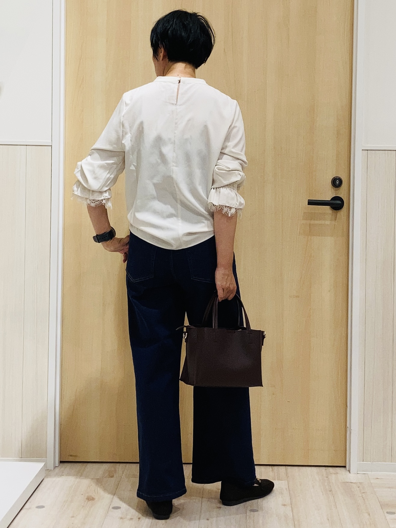 ノンさんの「SHOO･LA･RUE｜【S-LL/洗濯機可】お袖レースで華やぐ。フェミニンブラウス」を使ったコーディネート