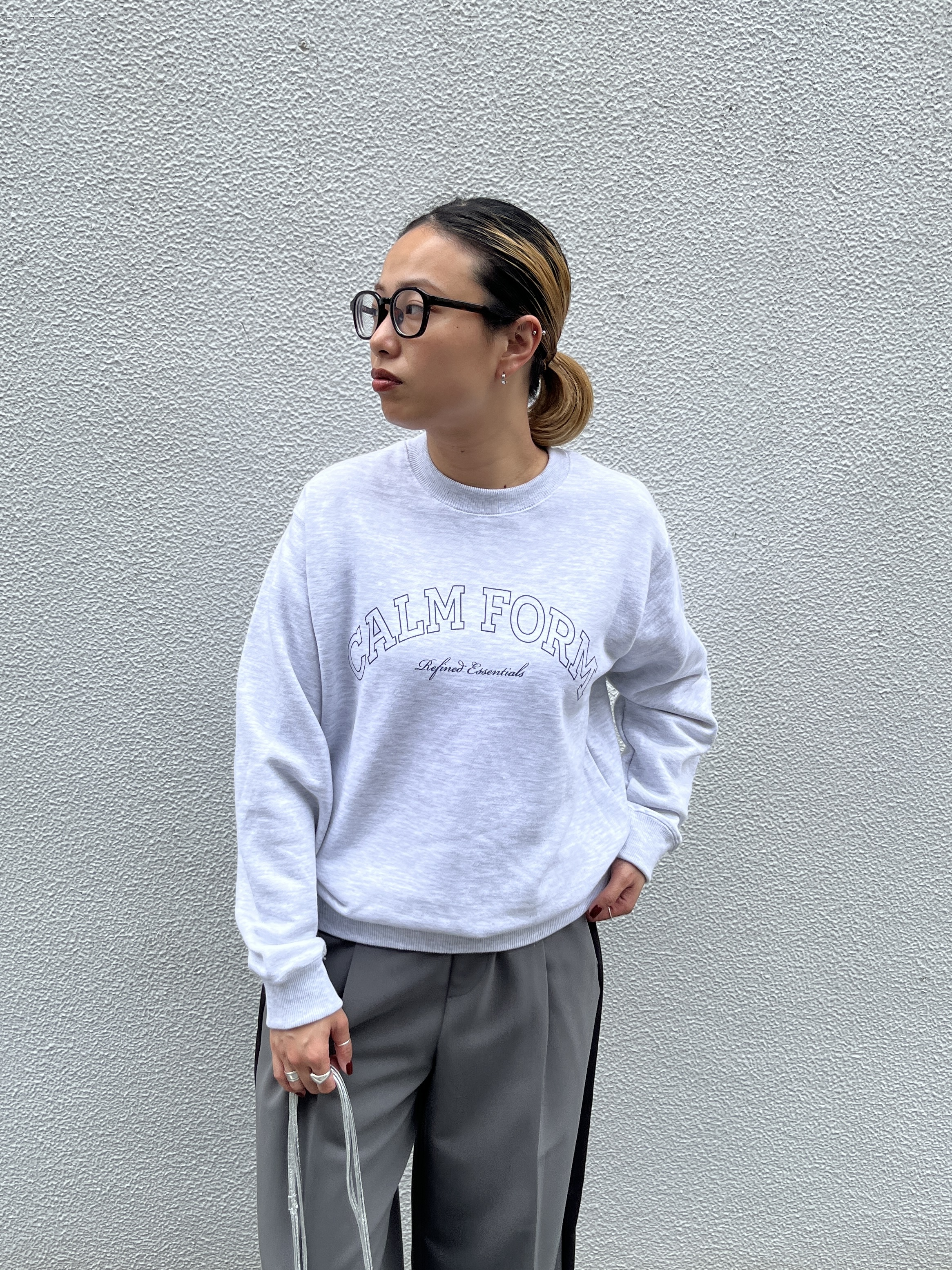 Harukaさんの「INDIVI｜フォルムロゴスウェット」を使ったコーディネート