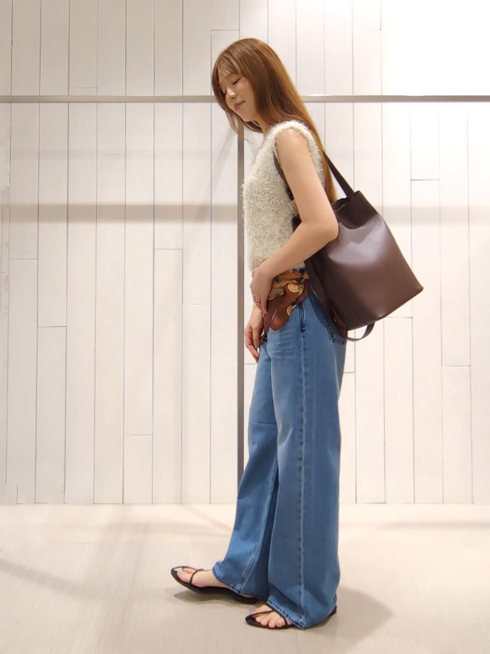 SHOさんの「INDIVI｜【洗える】ファンシーヤーンVネックニットベスト」を使ったコーディネート