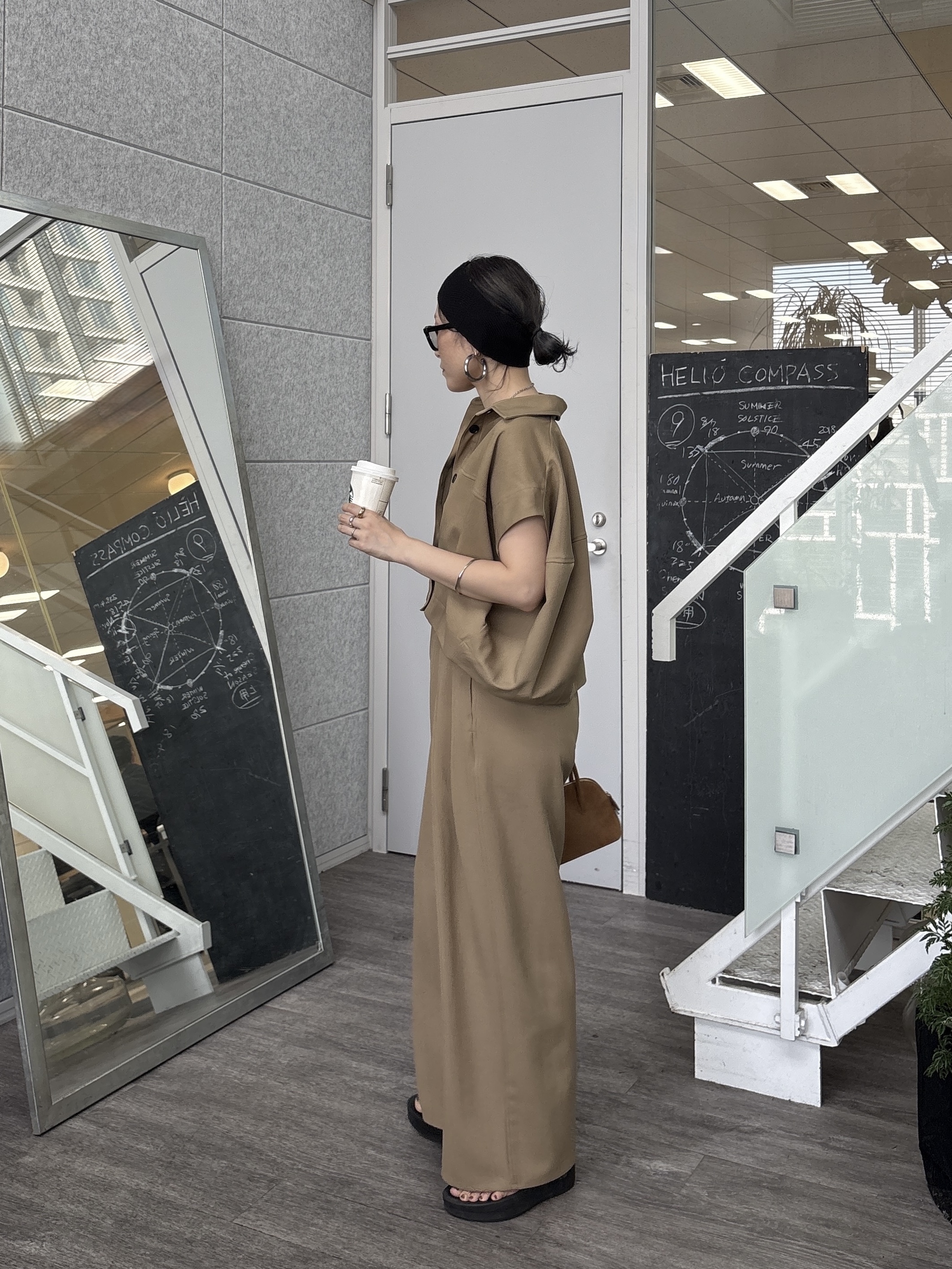 kotakiさんの「INDIVI｜スリーブレスコクーンシャツ【セットアップ可能】」を使ったコーディネート