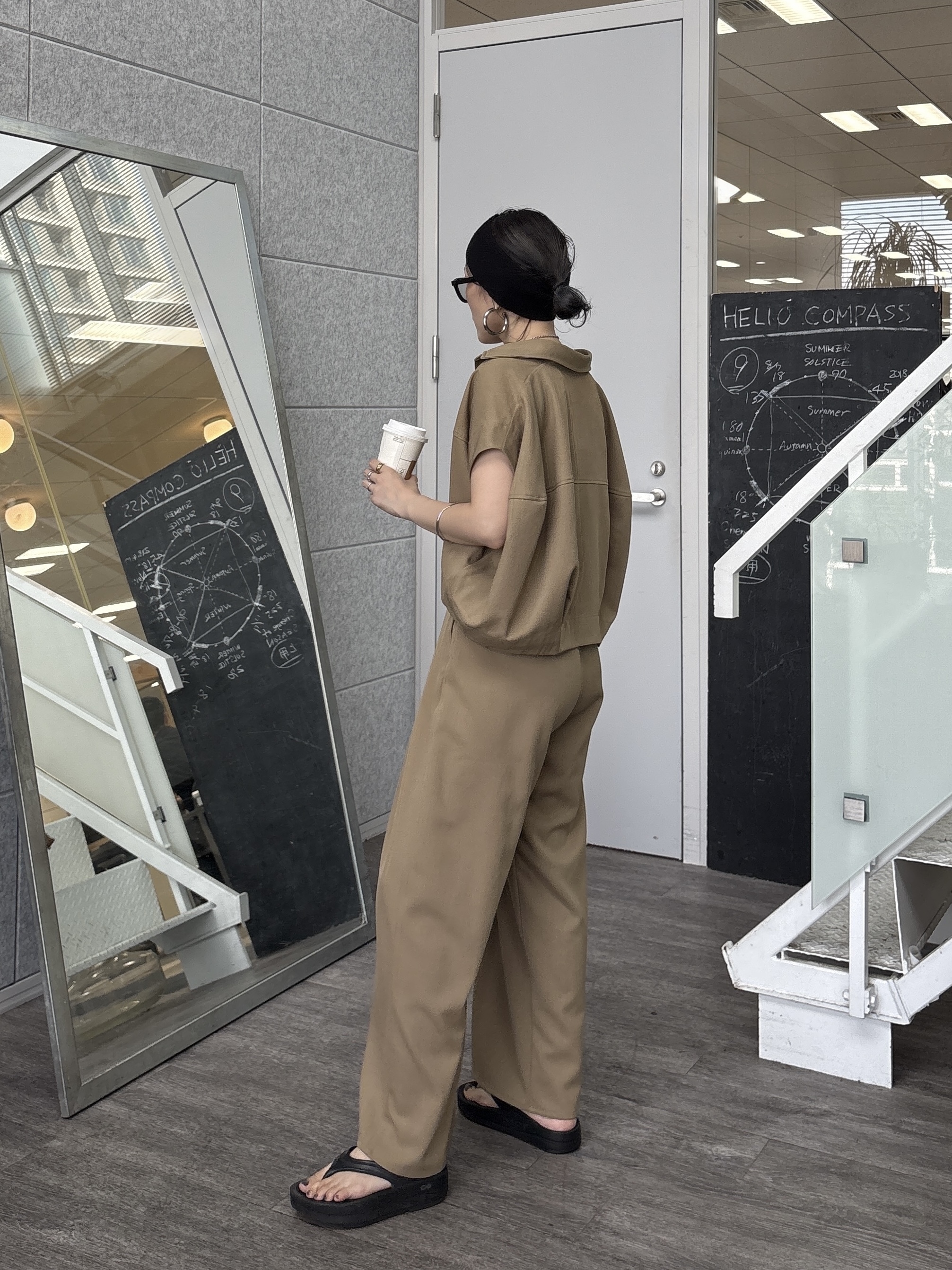 kotakiさんの「INDIVI｜スリーブレスコクーンシャツ【セットアップ可能】」を使ったコーディネート
