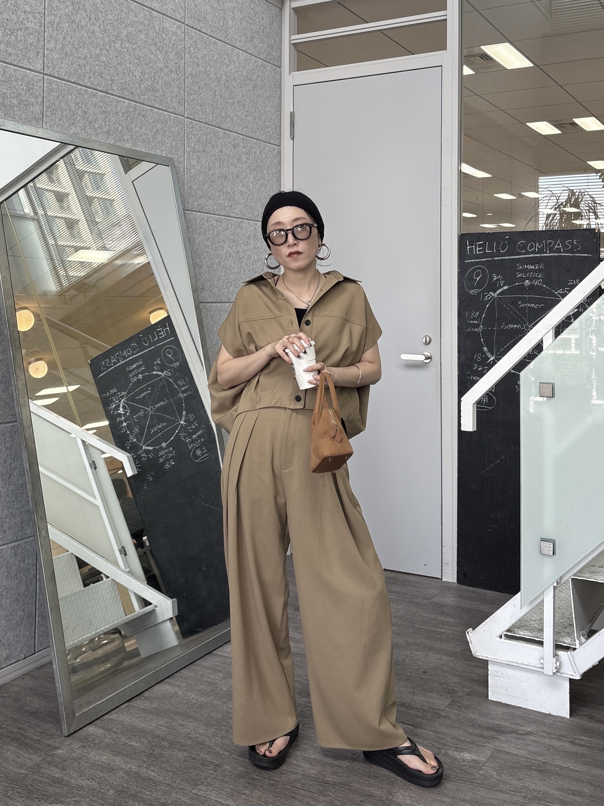 kotakiさんの「INDIVI｜スリーブレスコクーンシャツ【セットアップ可能】」を使ったコーディネート