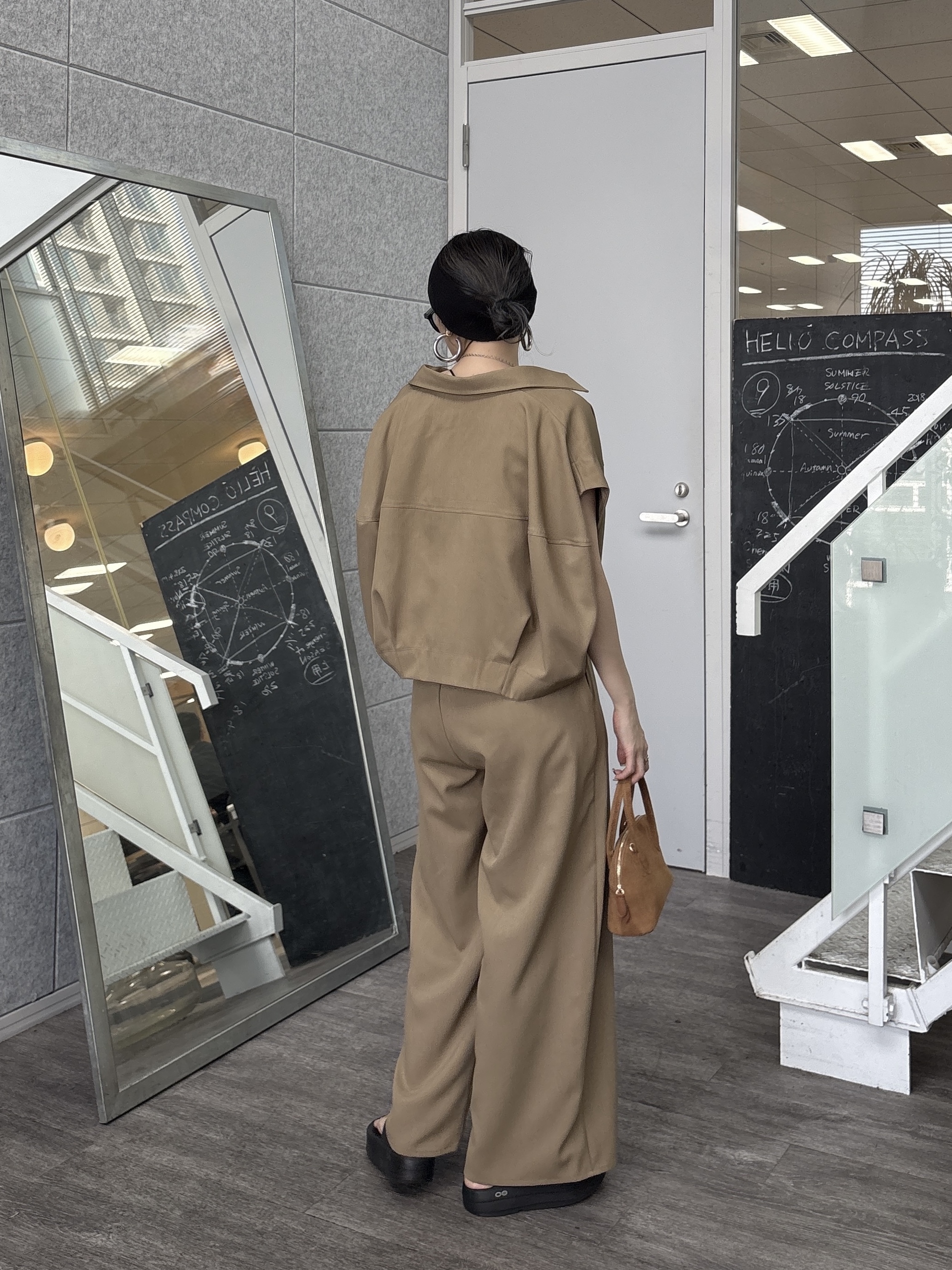 kotakiさんの「INDIVI｜スリーブレスコクーンシャツ【セットアップ可能】」を使ったコーディネート