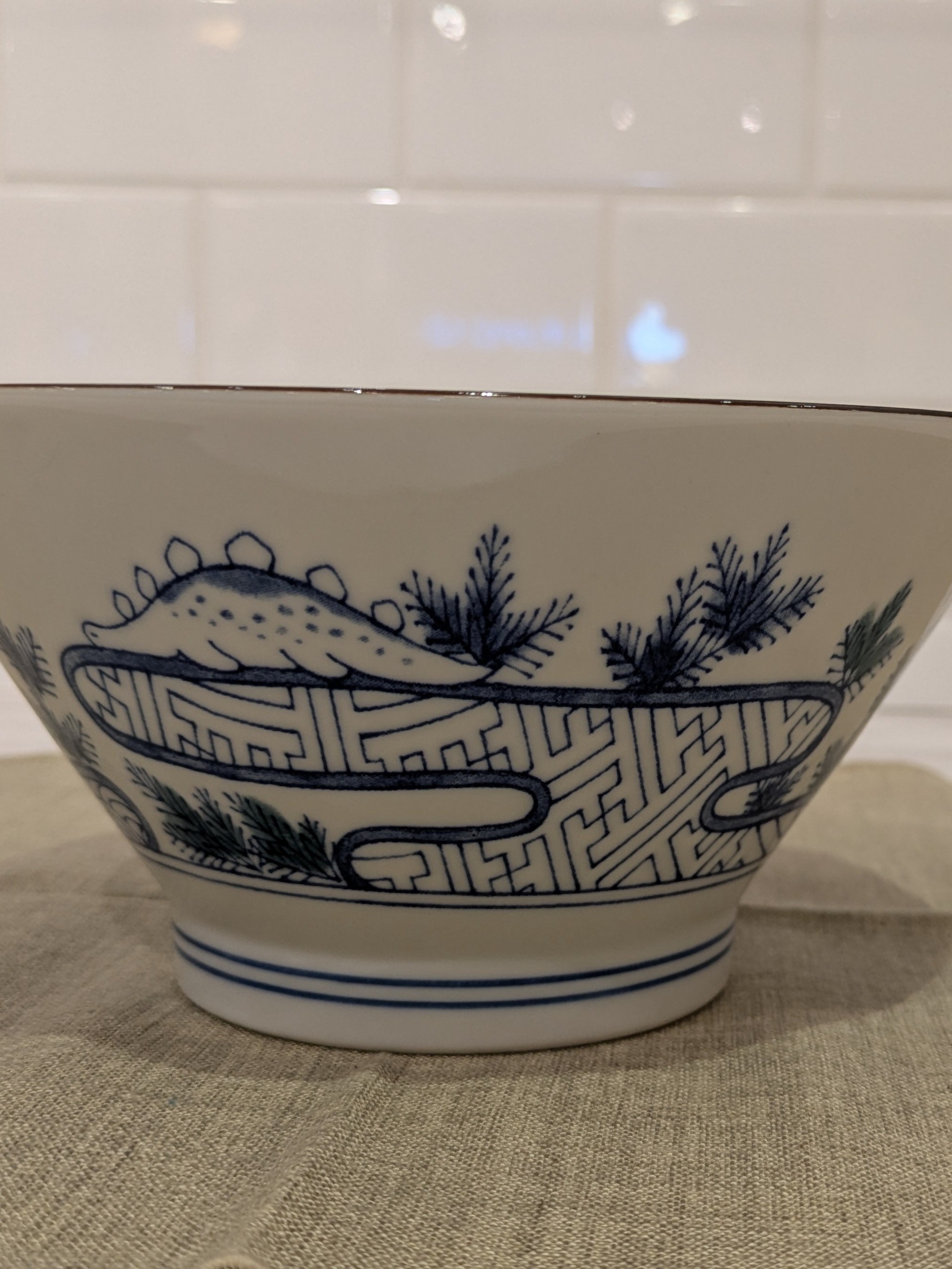maruさんの「212 KITCHEN STORE｜江戸っ子恐竜 青海竜 反丼」を使ったコーディネート