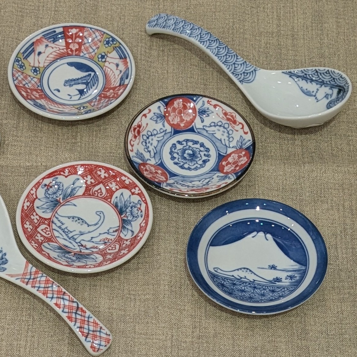 maruさんの「212 KITCHEN STORE｜江戸っ子恐竜 青海竜 反丼」を使ったコーディネート