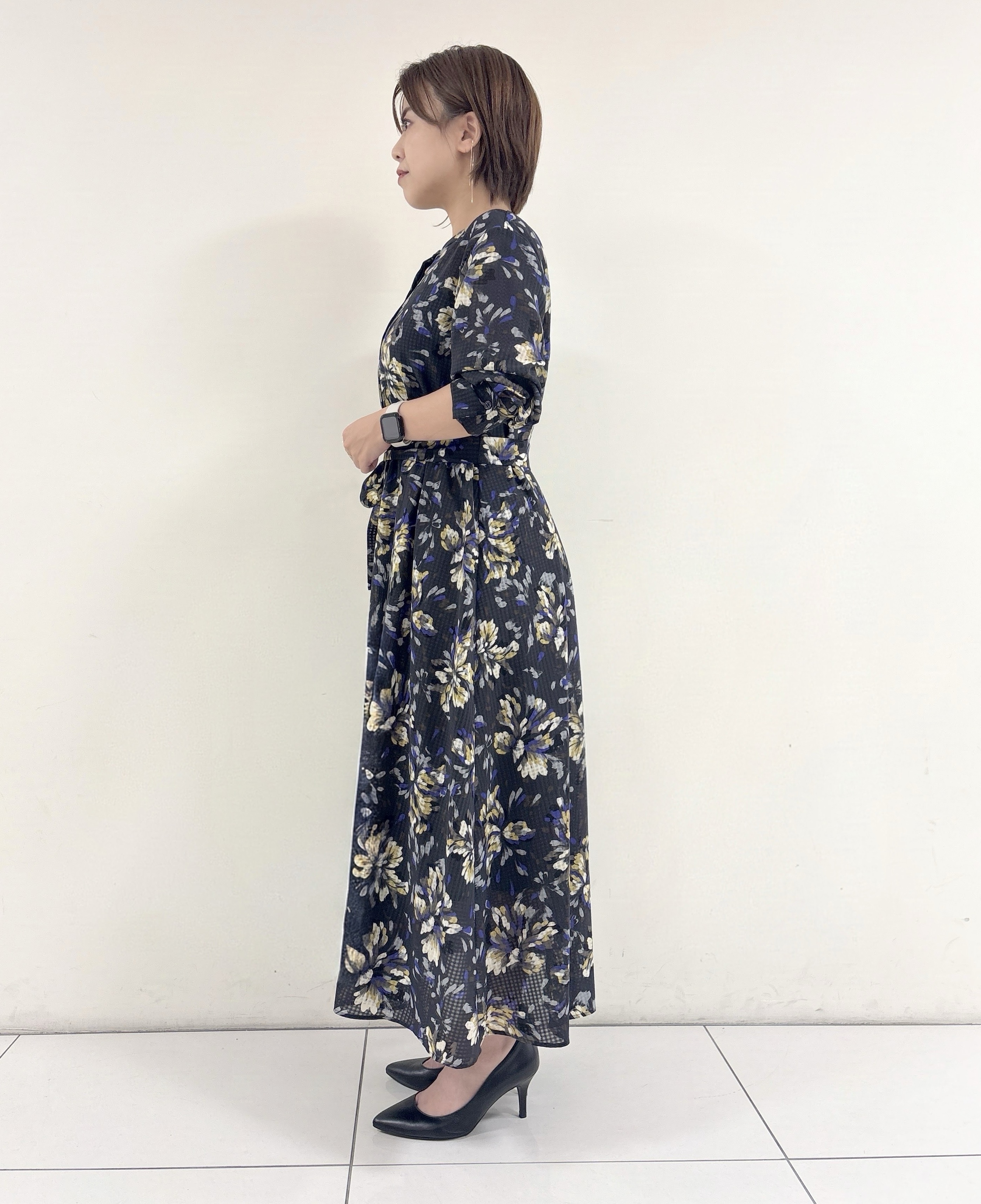 ayumiさんの「UNTITLED｜【秋映え/花柄】フラワープリントワンピース」を使ったコーディネート