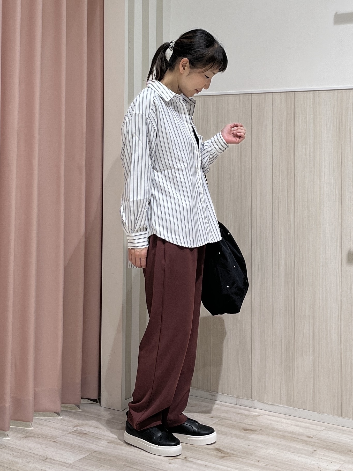 まつみさんの「SHOO･LA･RUE｜【洗濯後しわになりにくい/S-LL】選べる6パターン 羽織としても活躍する ベーシックシャツ」を使ったコーディネート