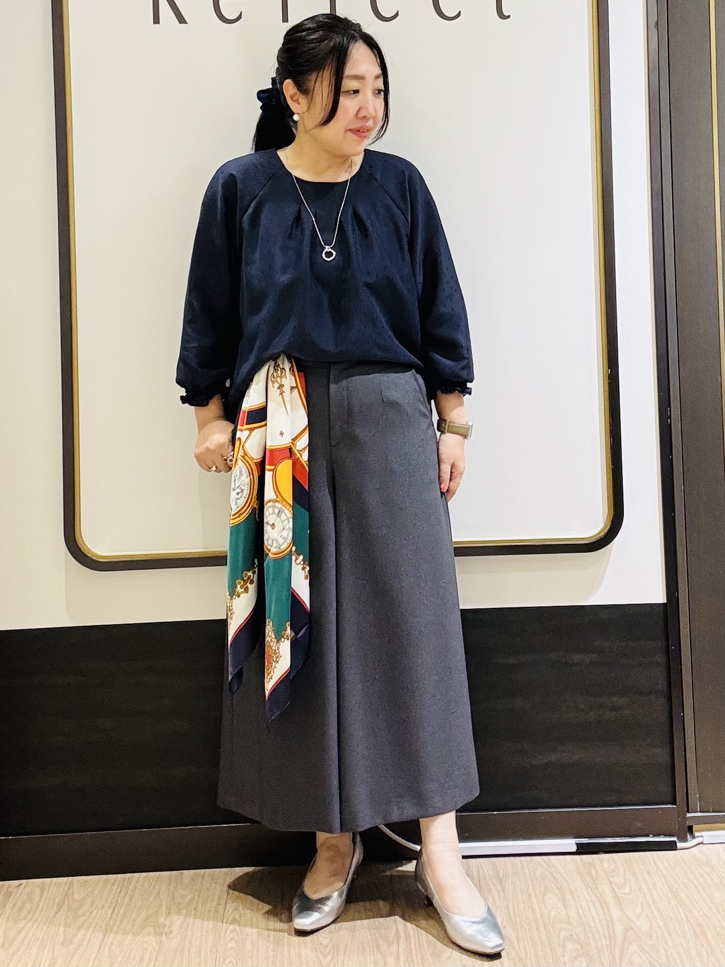 かまちゃんさんの「Reflect｜タックデザイン ラグランスリーブブラウス」を使ったコーディネート