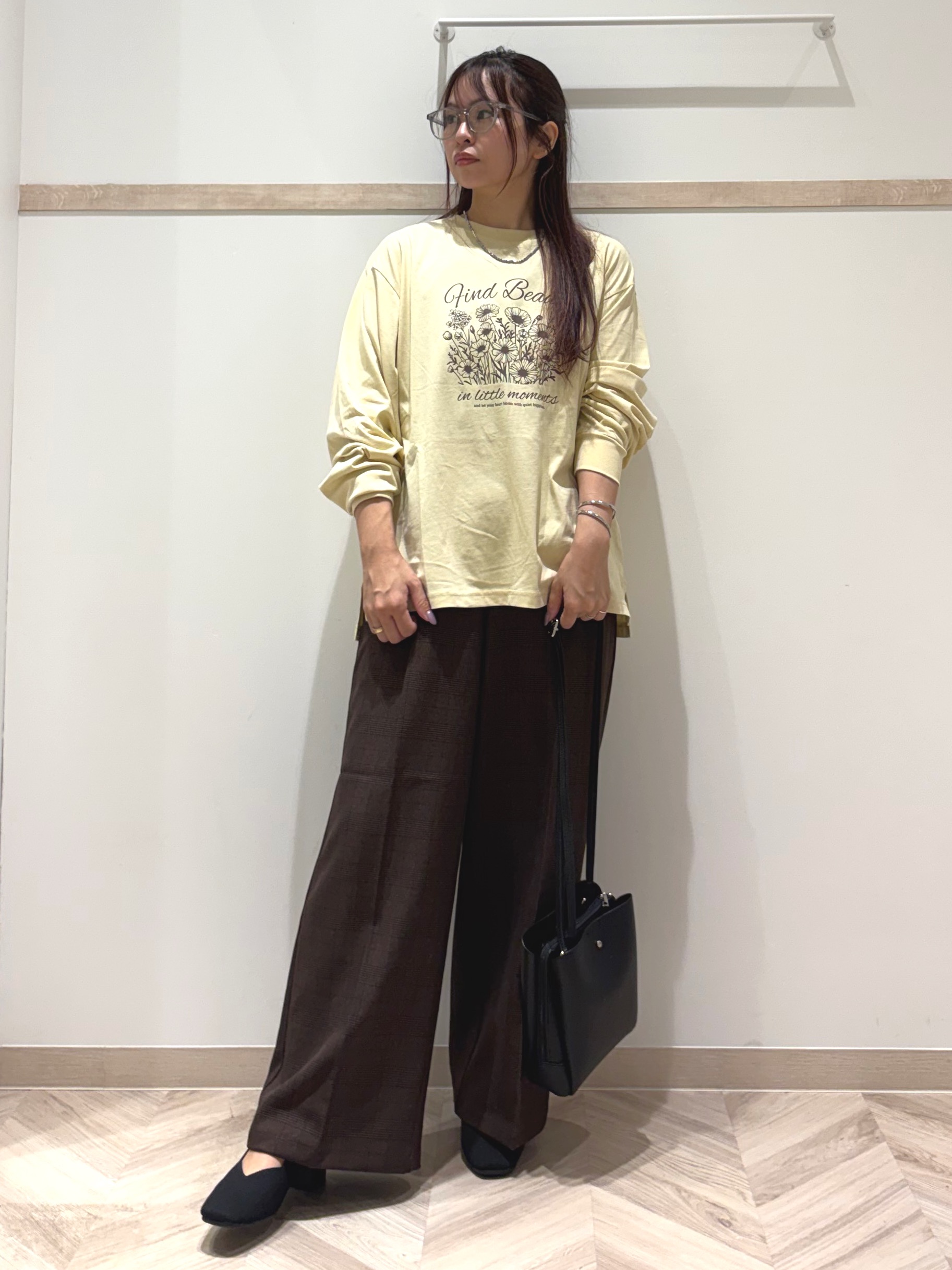 nanaさんの「SHOO･LA･RUE｜【高レビュー/S-LL】デイリー使いに 選べる6柄プリントロンT」を使ったコーディネート