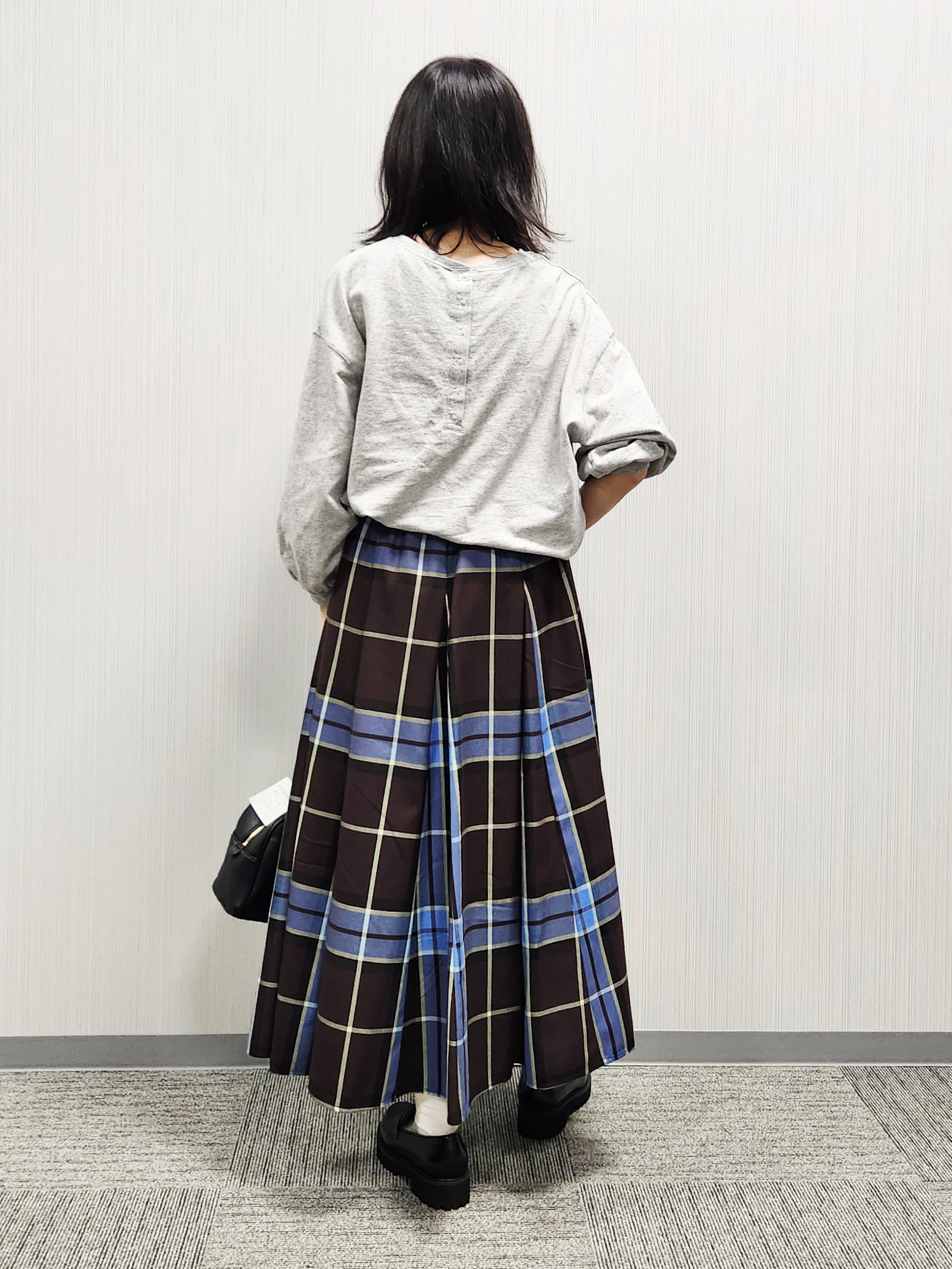 naraさんの「Dessin｜【洗える/7色展開/XS-L】バックヘンリーミニ裏毛 長袖」を使ったコーディネート