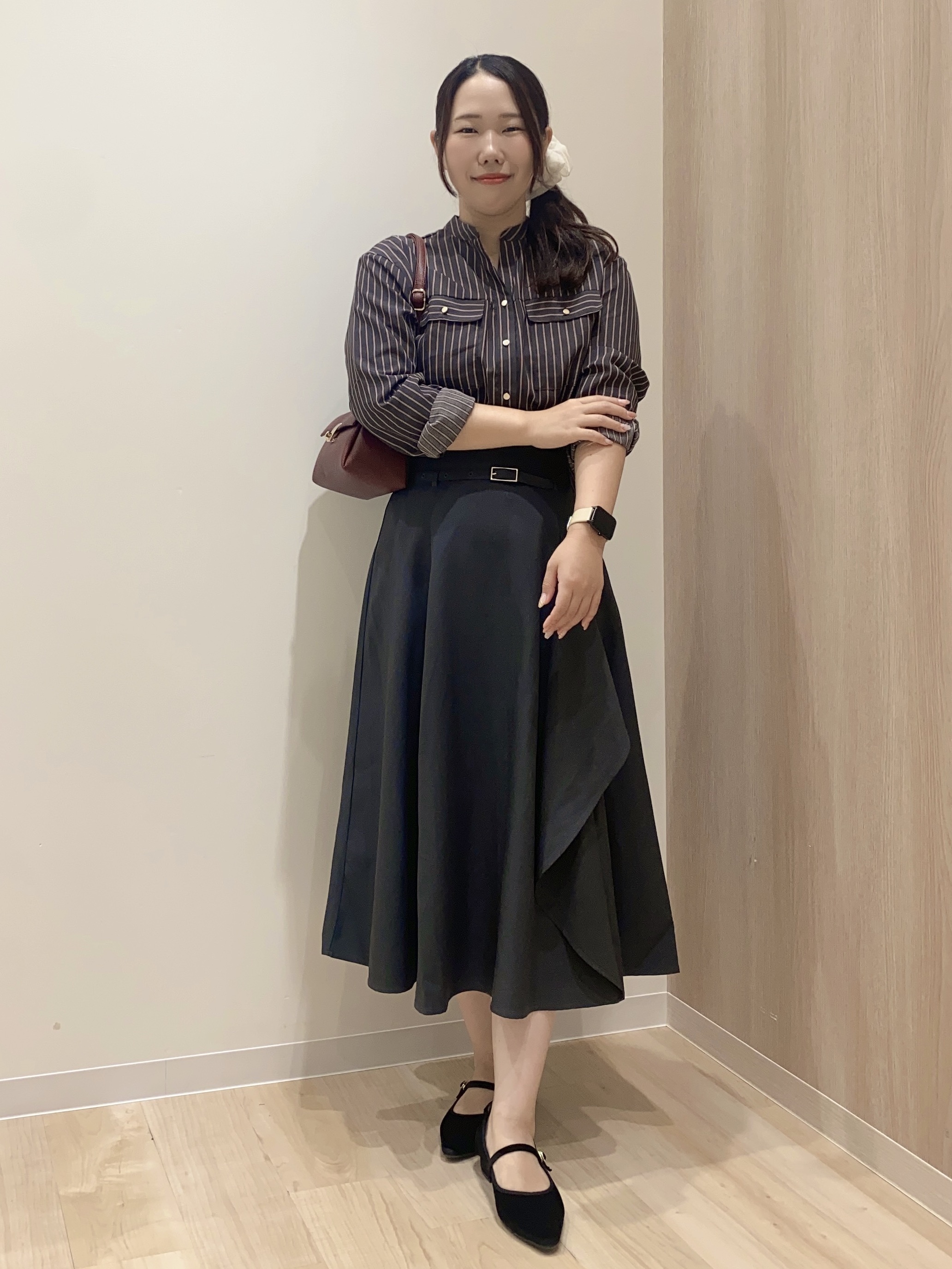 HANAさんの「grove｜顔周りをすっきり見せる バンドカラースキッパーシャツ」を使ったコーディネート